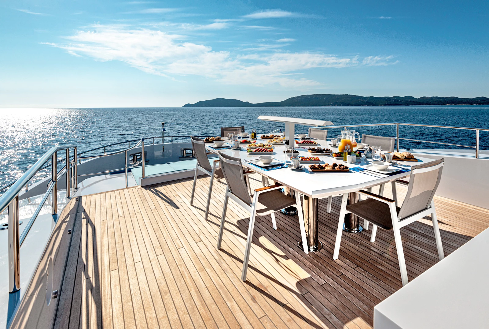 Curfew-II-32m-Mengi-Yay-Yachts-Yacht-Charter