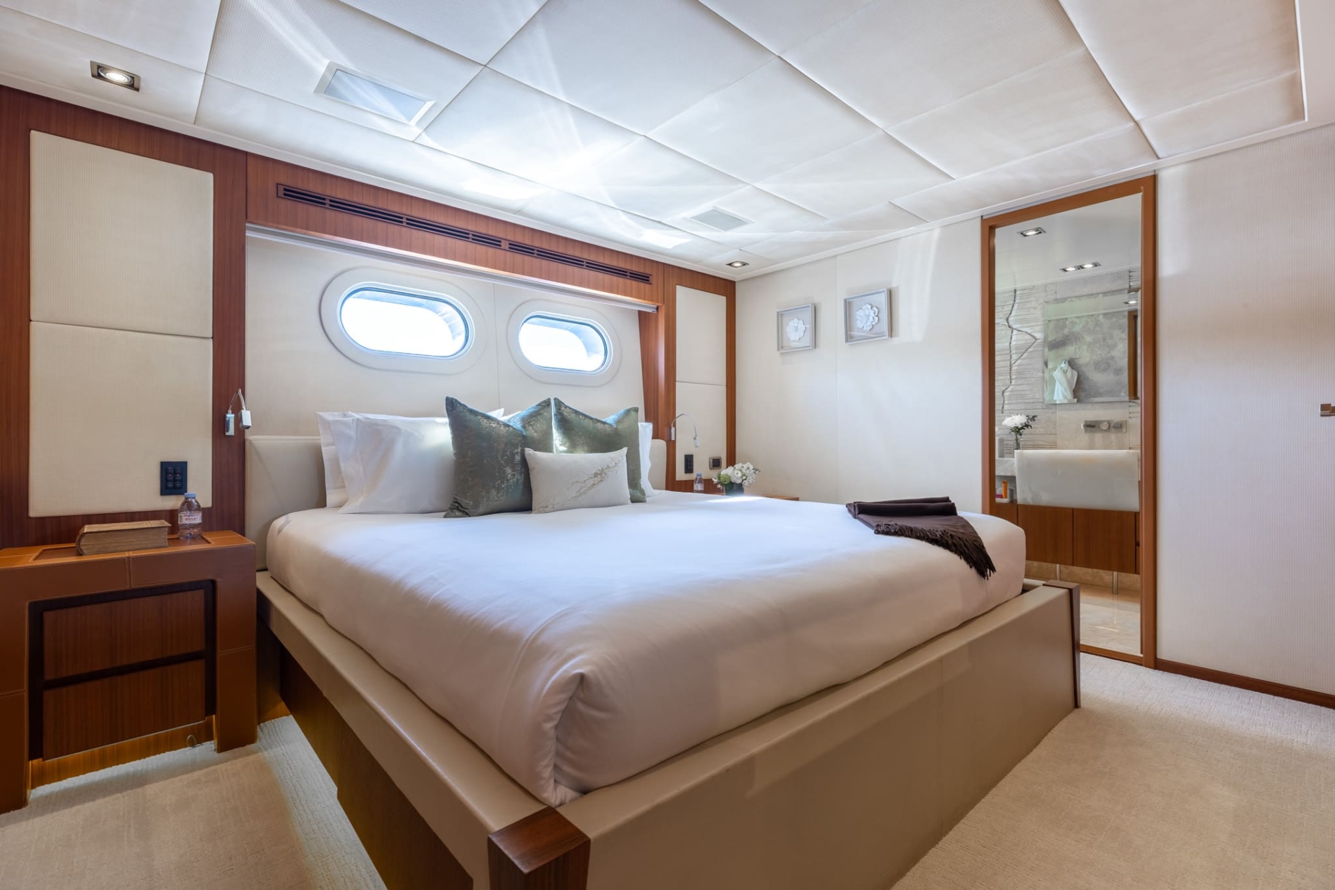 Champagne-Seas-Trinity-Yachts-Yacht-Charter