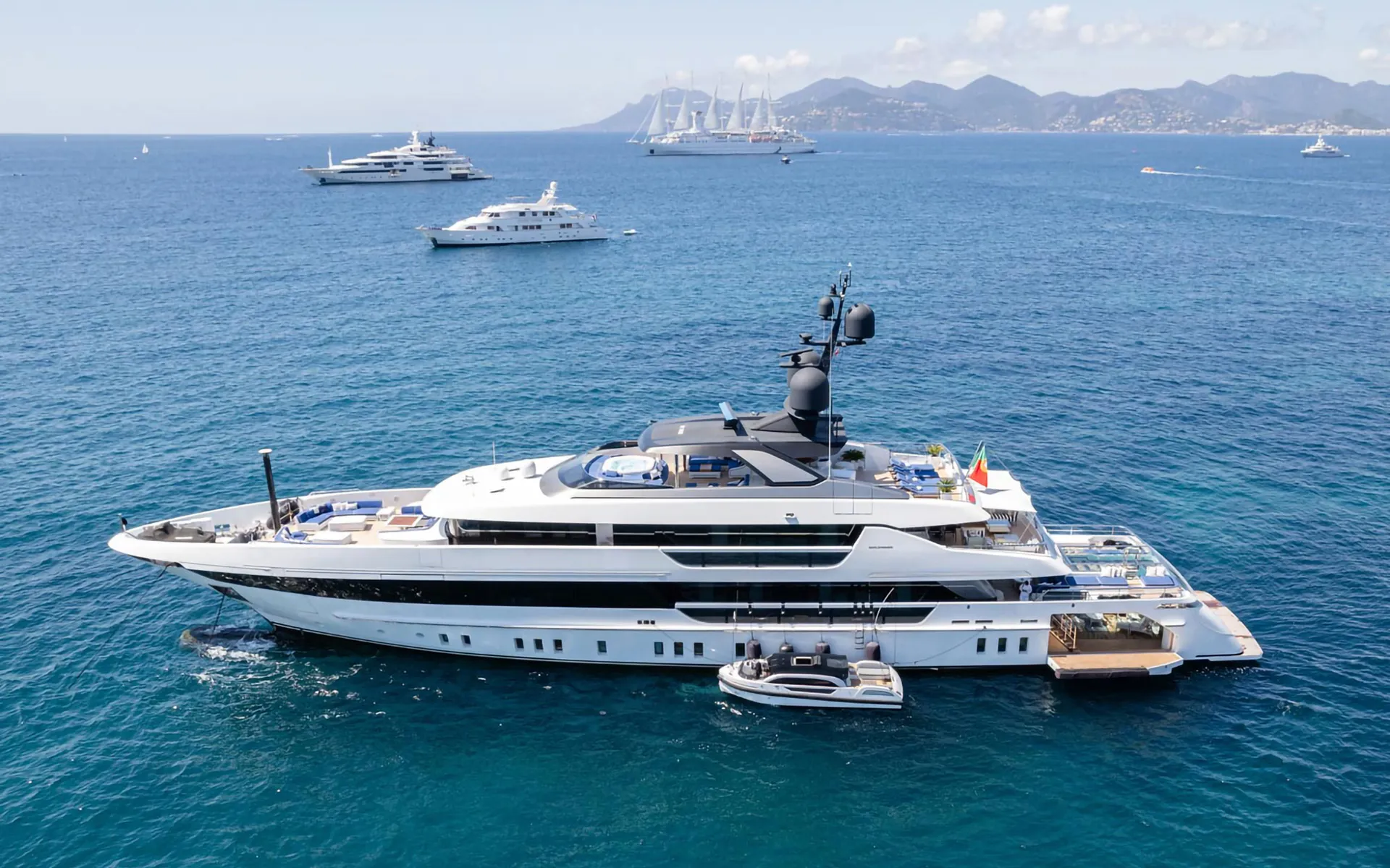 Alulim-52m-Sanlorenzo-Yacht-Charter
