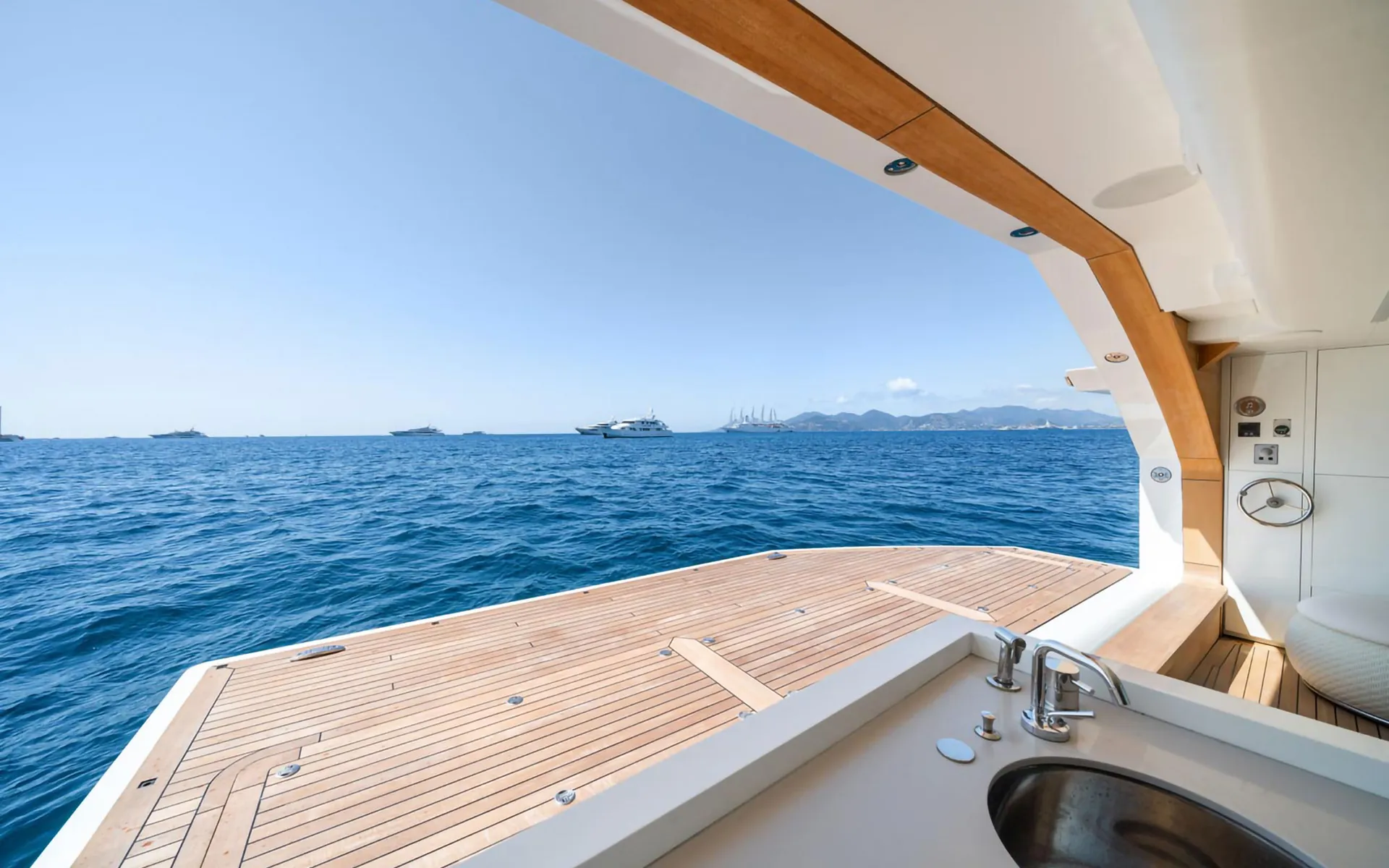 Alulim-52m-Sanlorenzo-Yacht-Charter