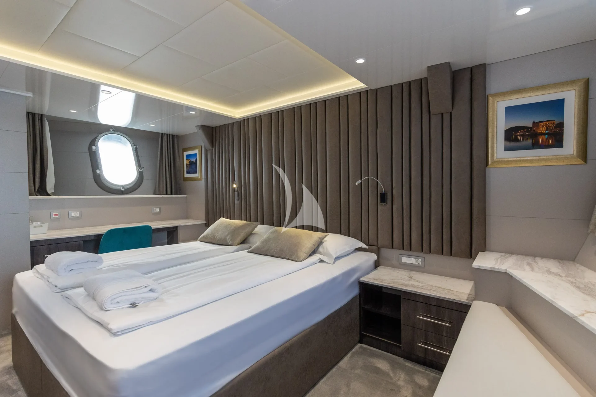 LADY ELEGANZA Charter Yacht