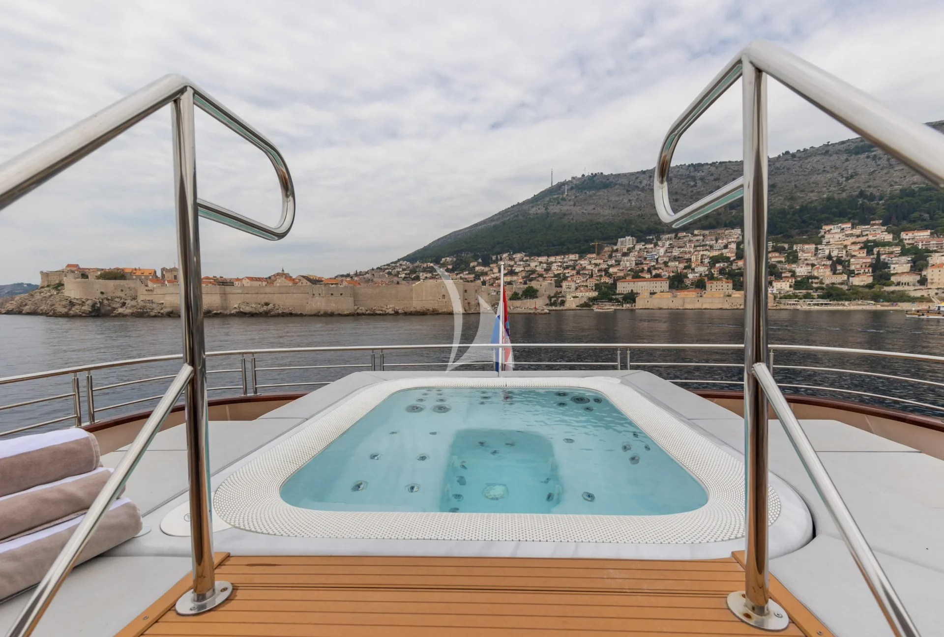 LADY ELEGANZA Charter Yacht