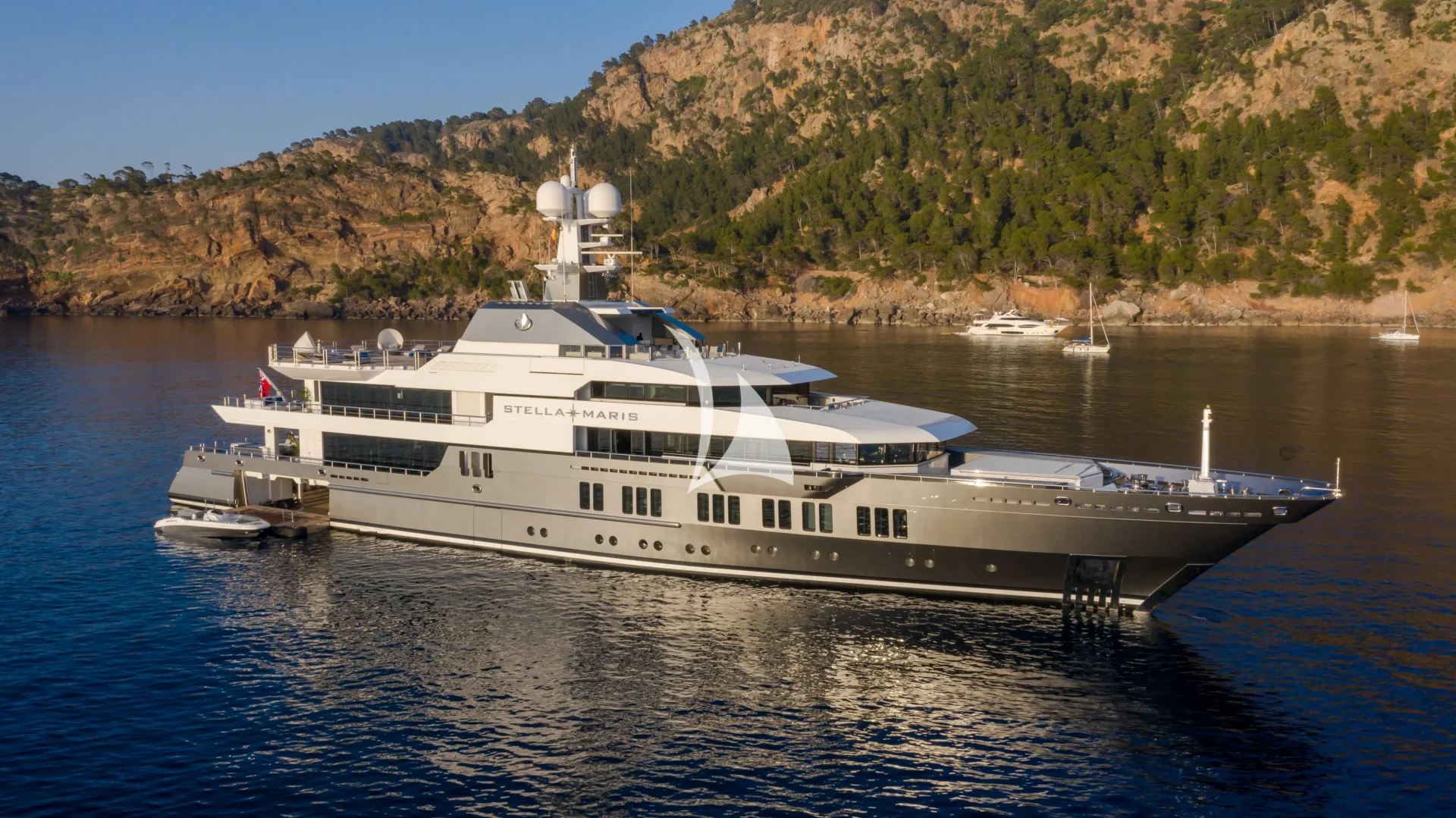 STELLA MARIS Charter Yacht