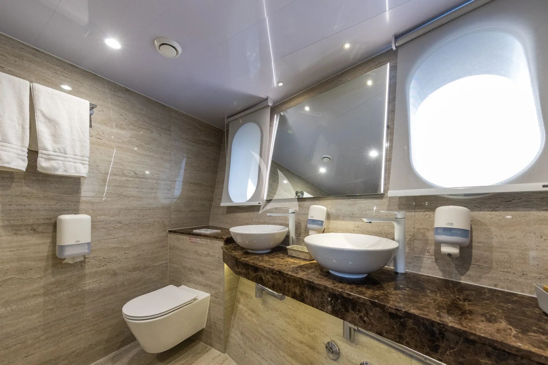 LADY ELEGANZA Charter Yacht