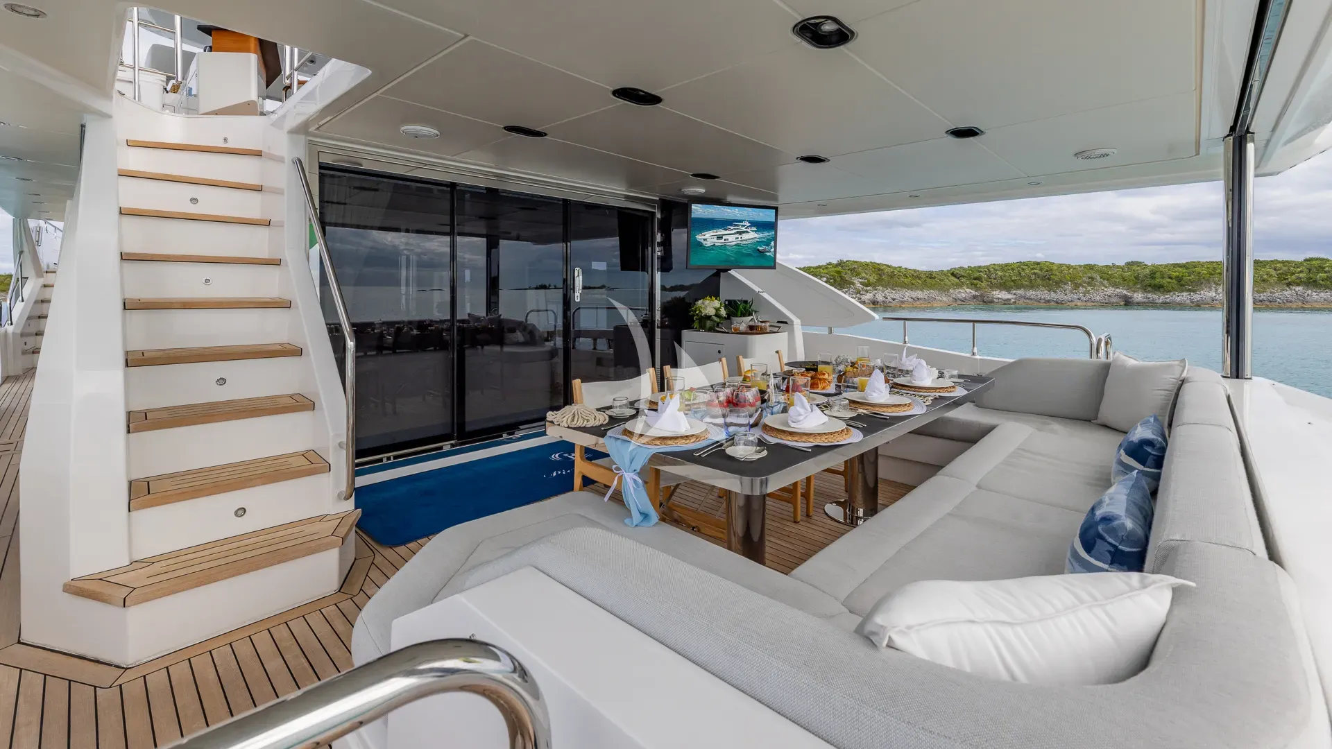 PIER PRESSURE Charter Yacht