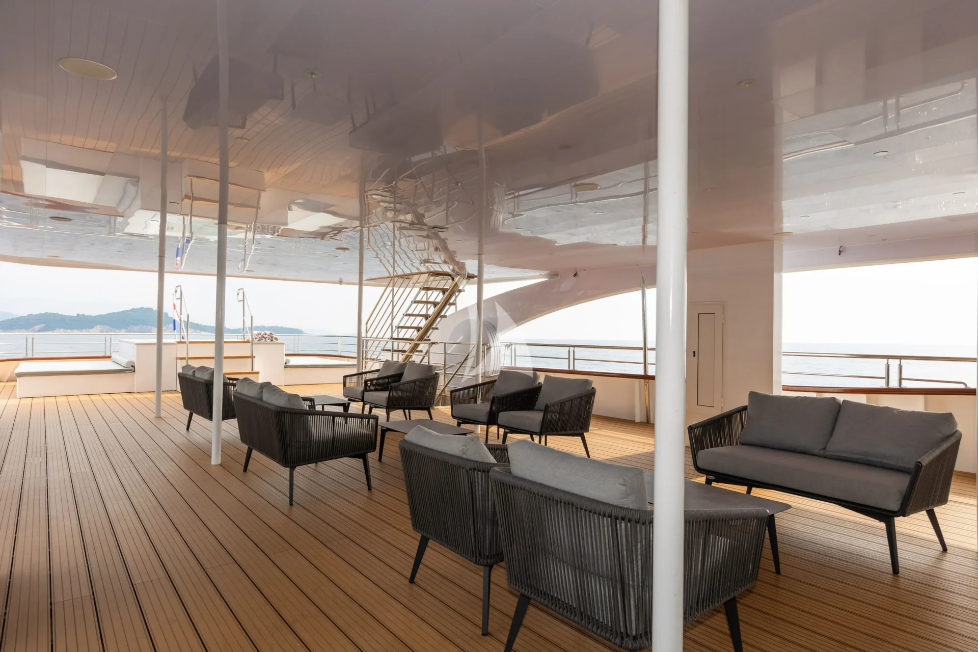 LADY ELEGANZA Charter Yacht