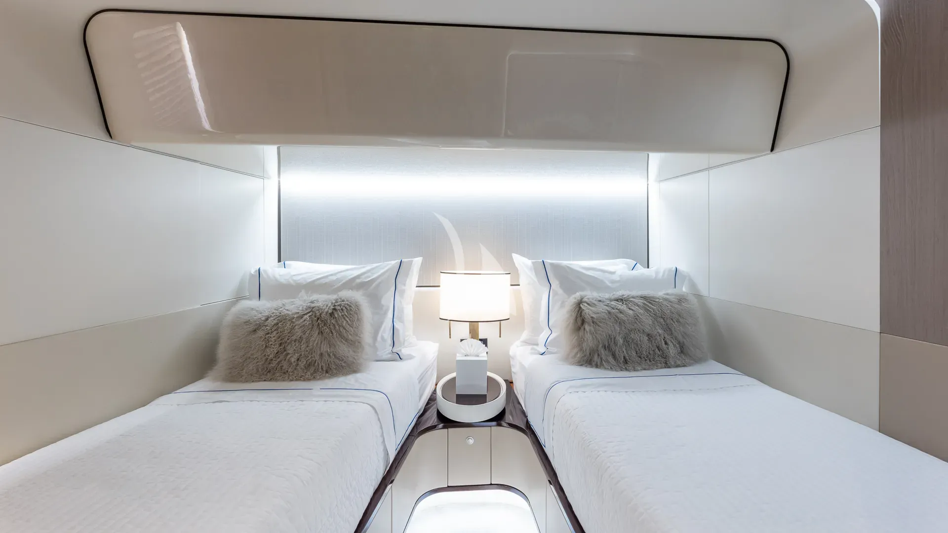 PIER PRESSURE Charter Yacht