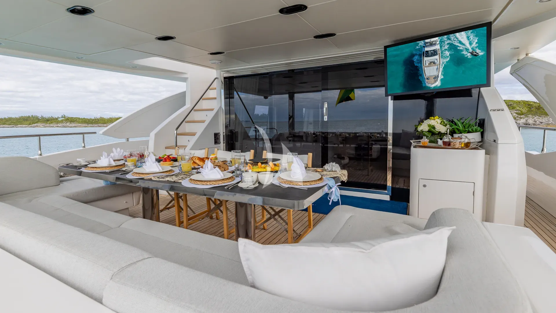 PIER PRESSURE Charter Yacht