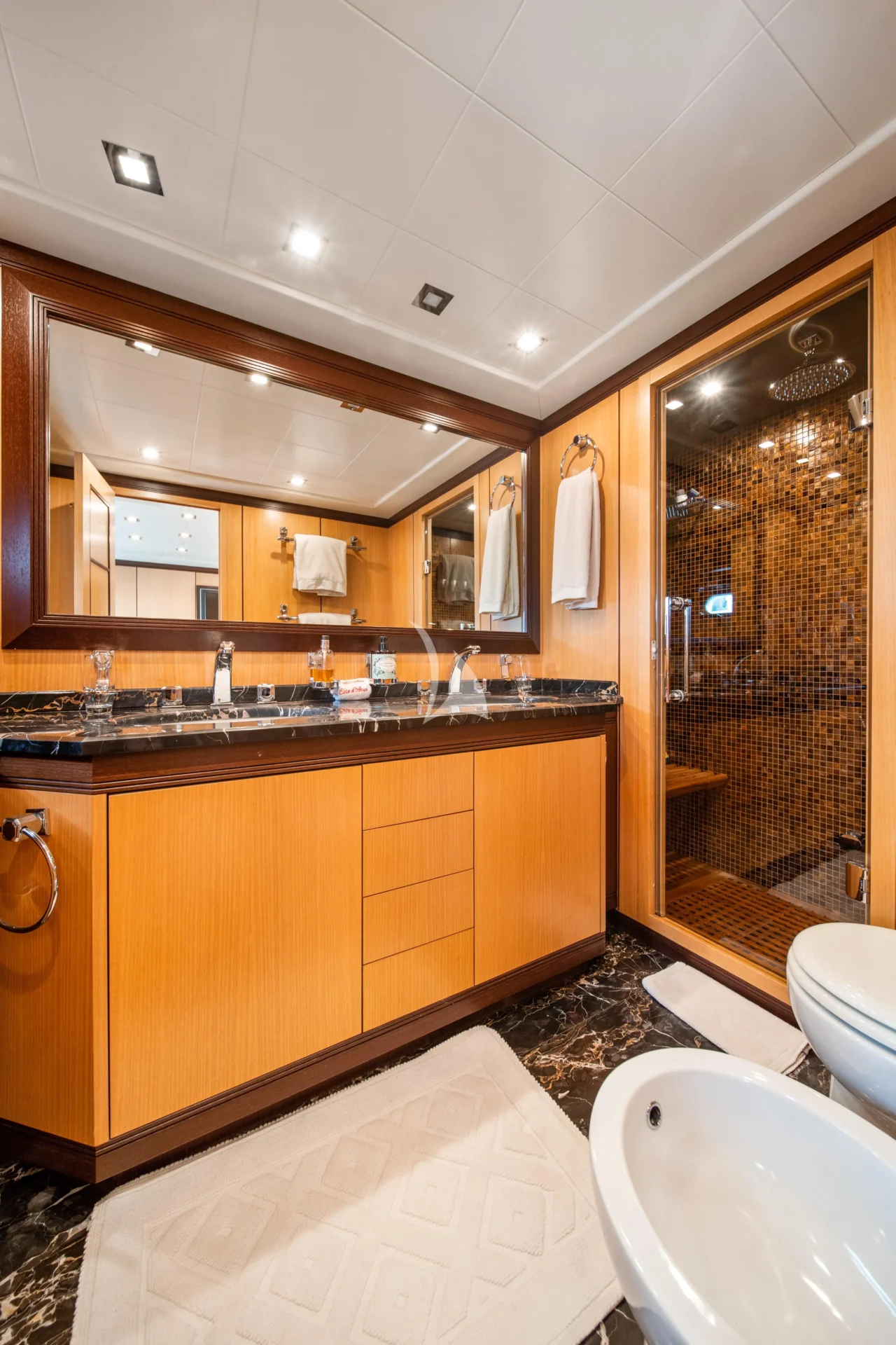 DAYA Charter Yacht