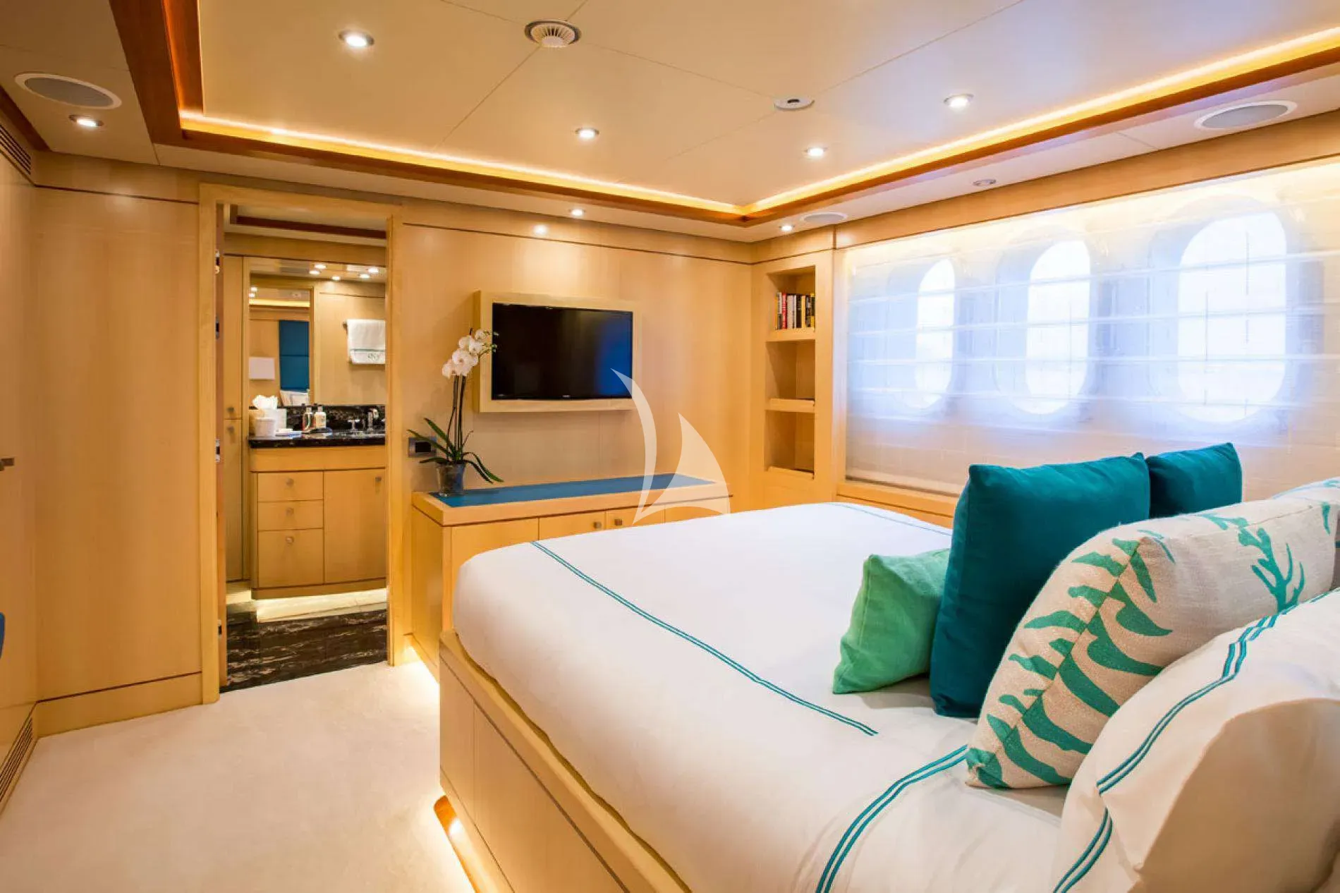 ARTHUR'S WAY Charter Yacht