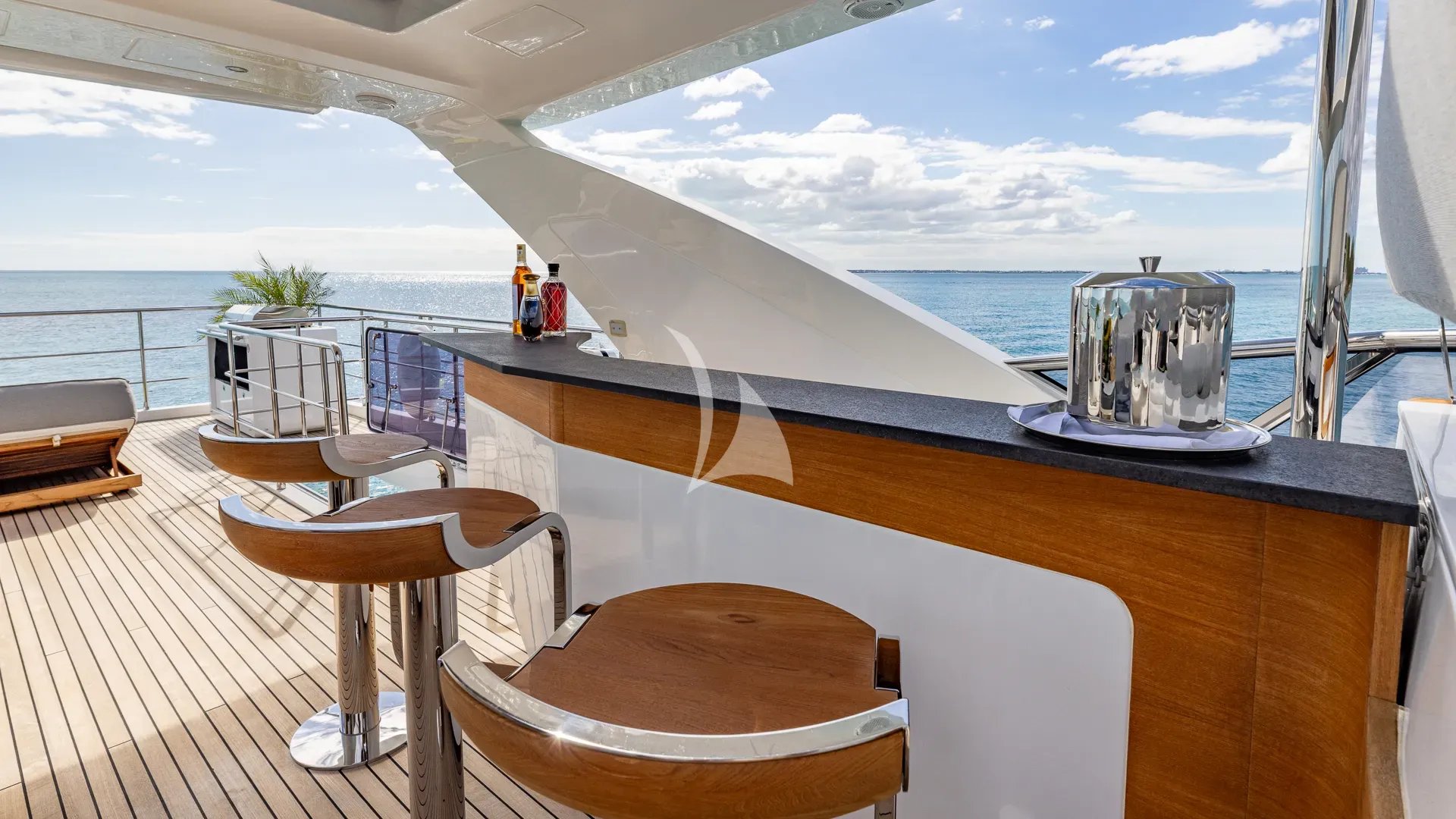 PIER PRESSURE Charter Yacht