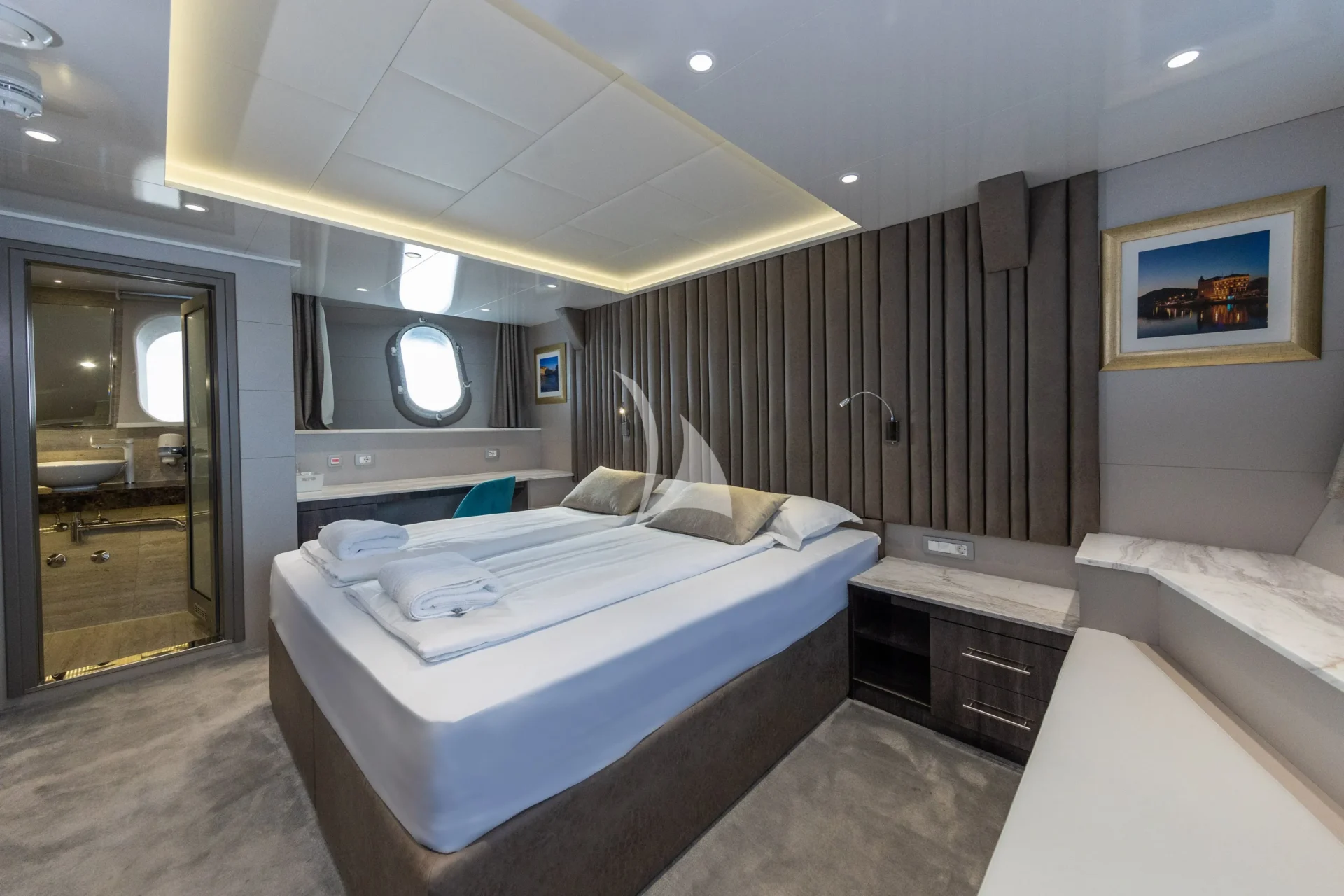 LADY ELEGANZA Charter Yacht