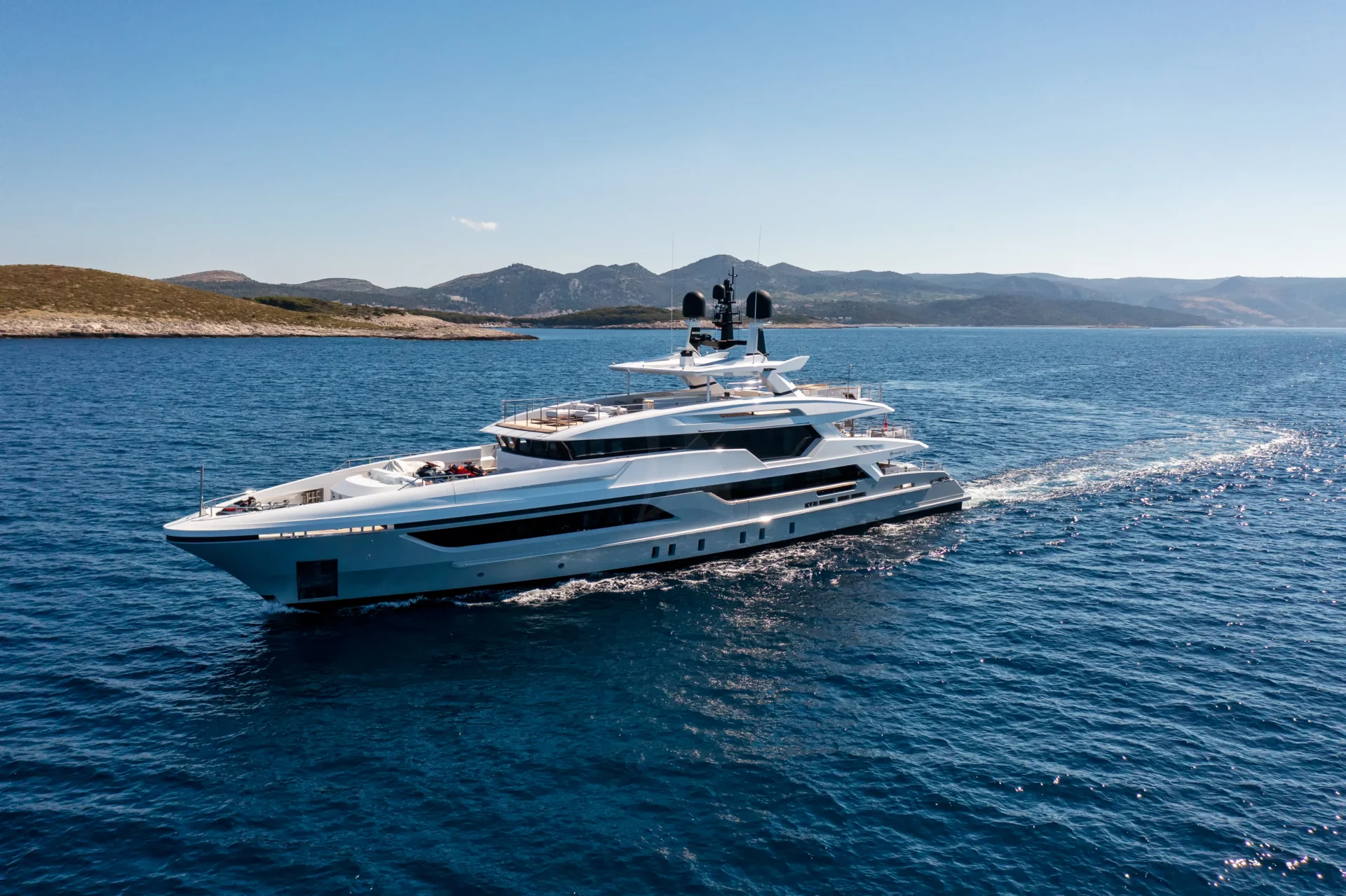 MY MAYVA Charter Yacht