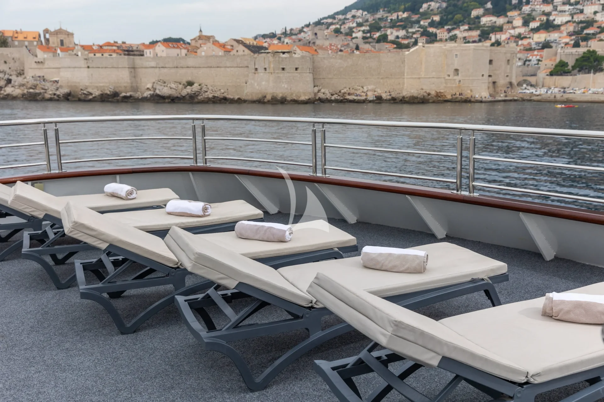 LADY ELEGANZA Charter Yacht
