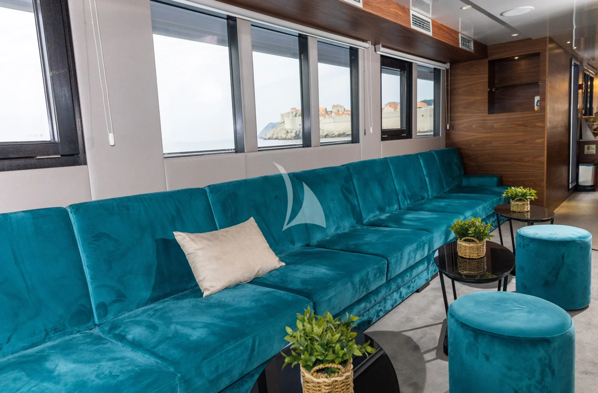 LADY ELEGANZA Charter Yacht