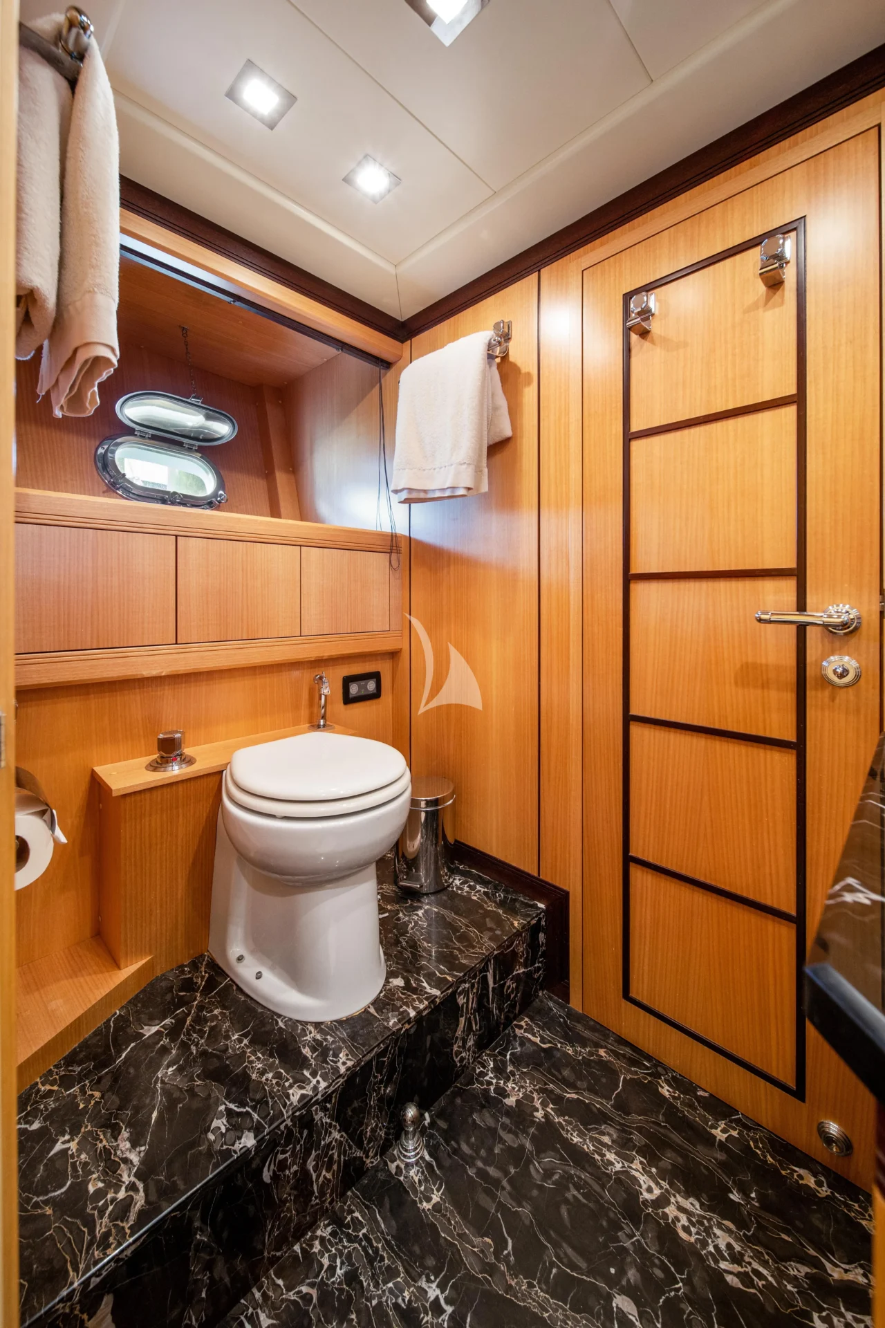DAYA Charter Yacht