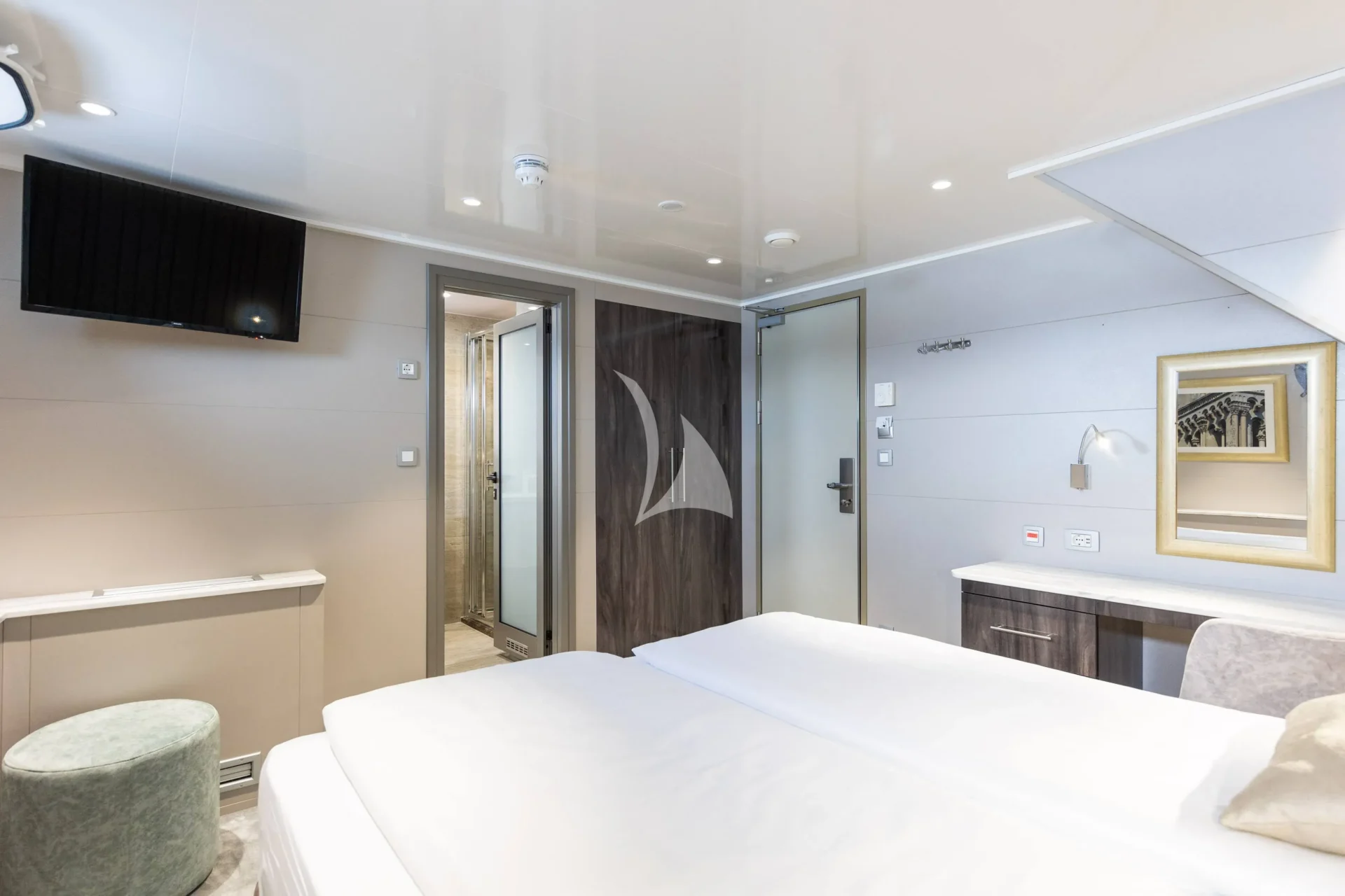 LADY ELEGANZA Charter Yacht
