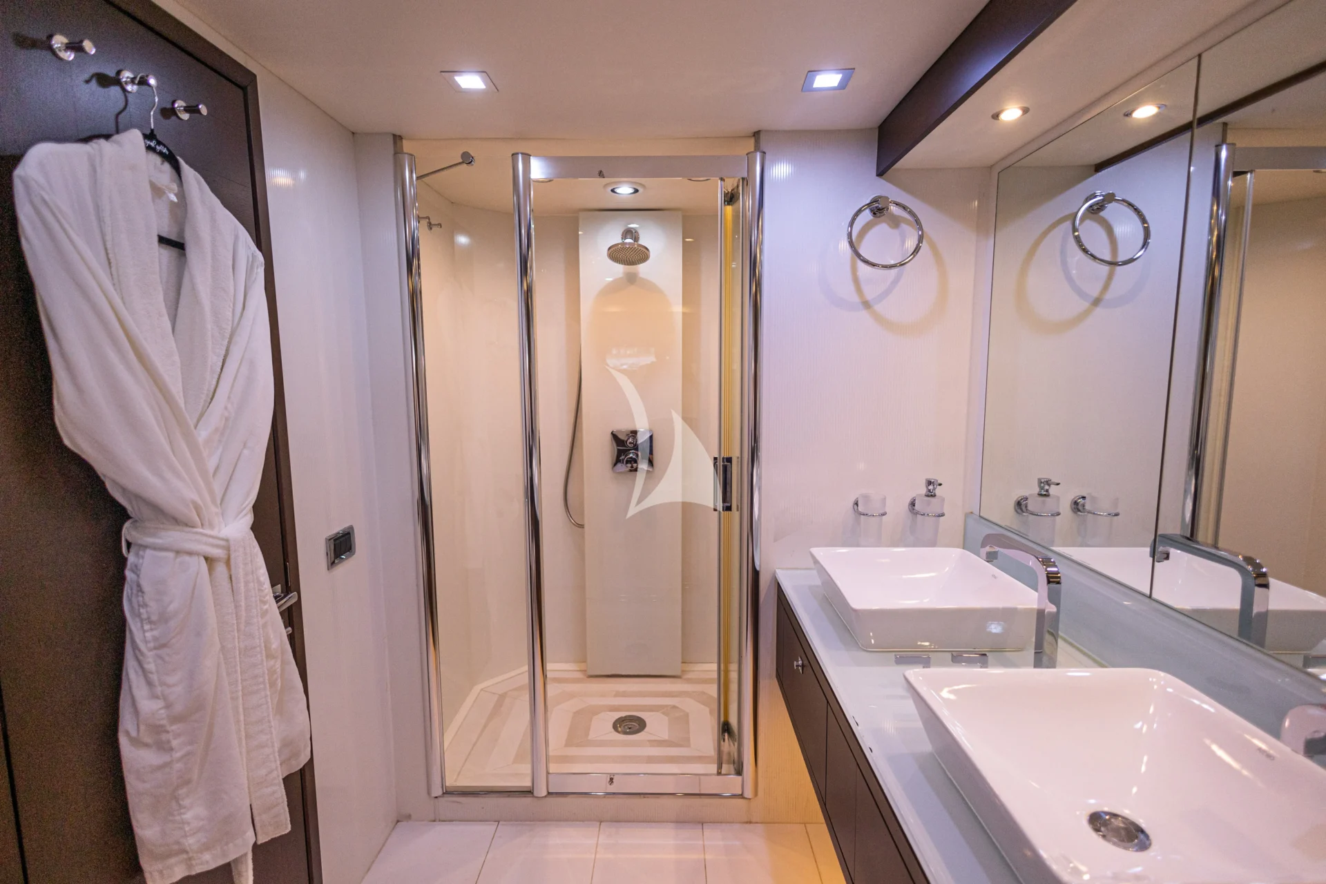 MOZZ II Charter Yacht