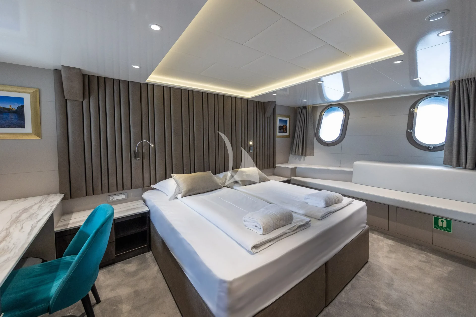 LADY ELEGANZA Charter Yacht