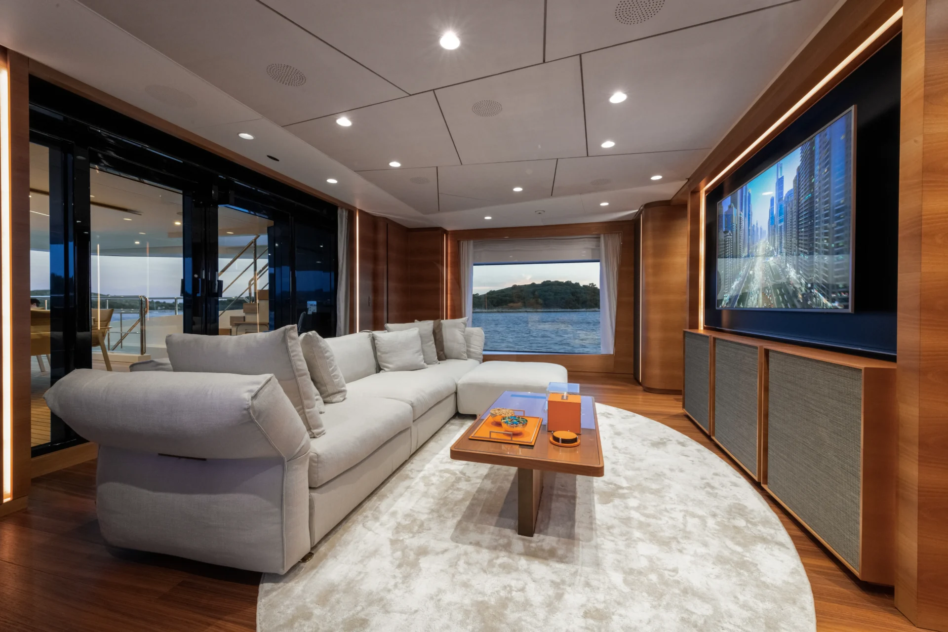 MY MAYVA Charter Yacht