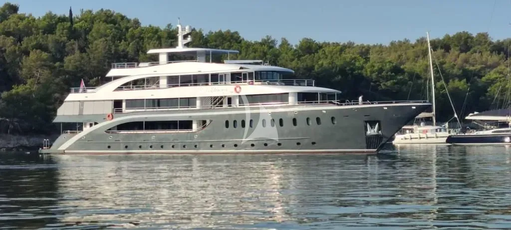 LADY ELEGANZA Charter Yacht