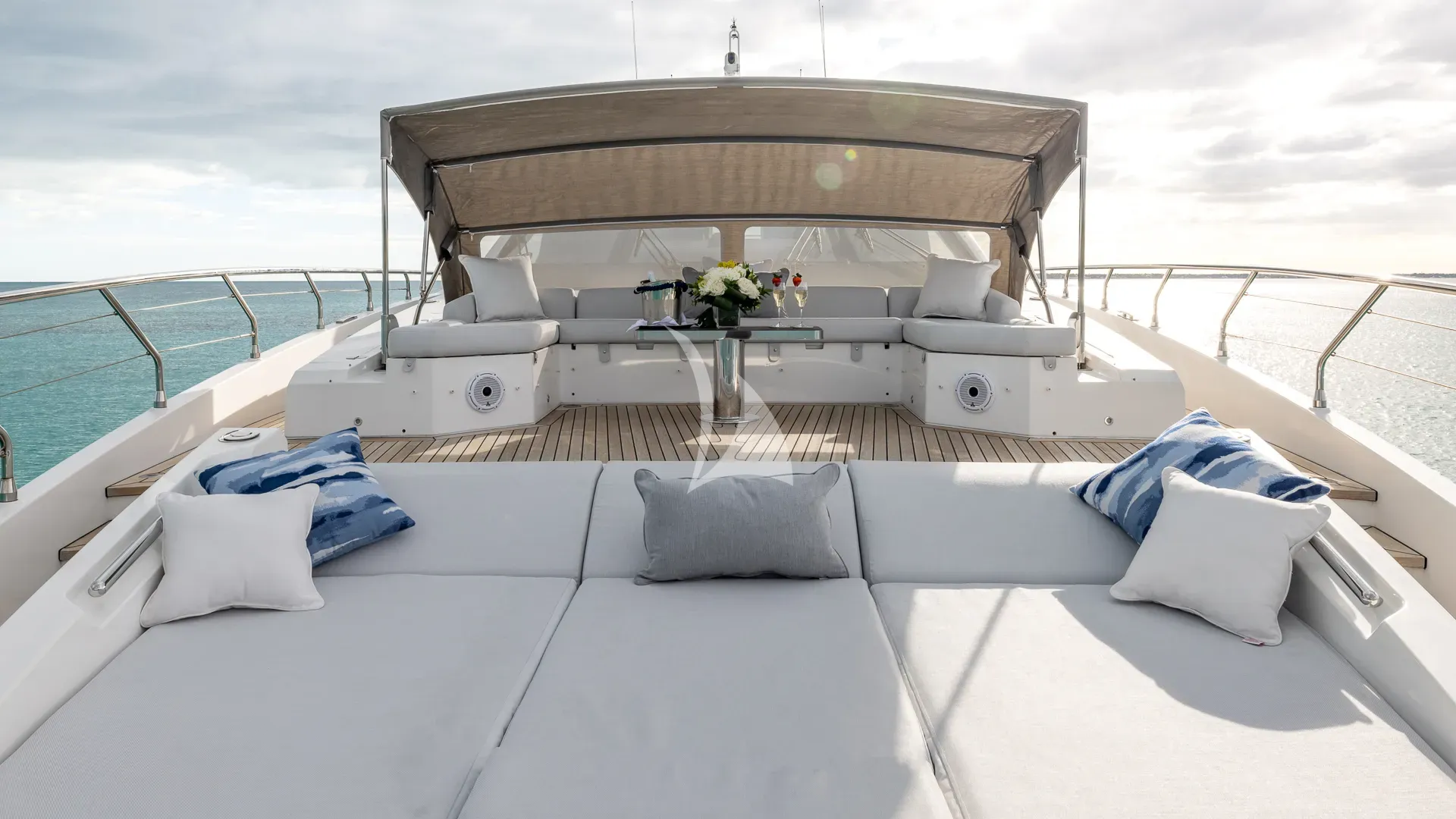 PIER PRESSURE Charter Yacht