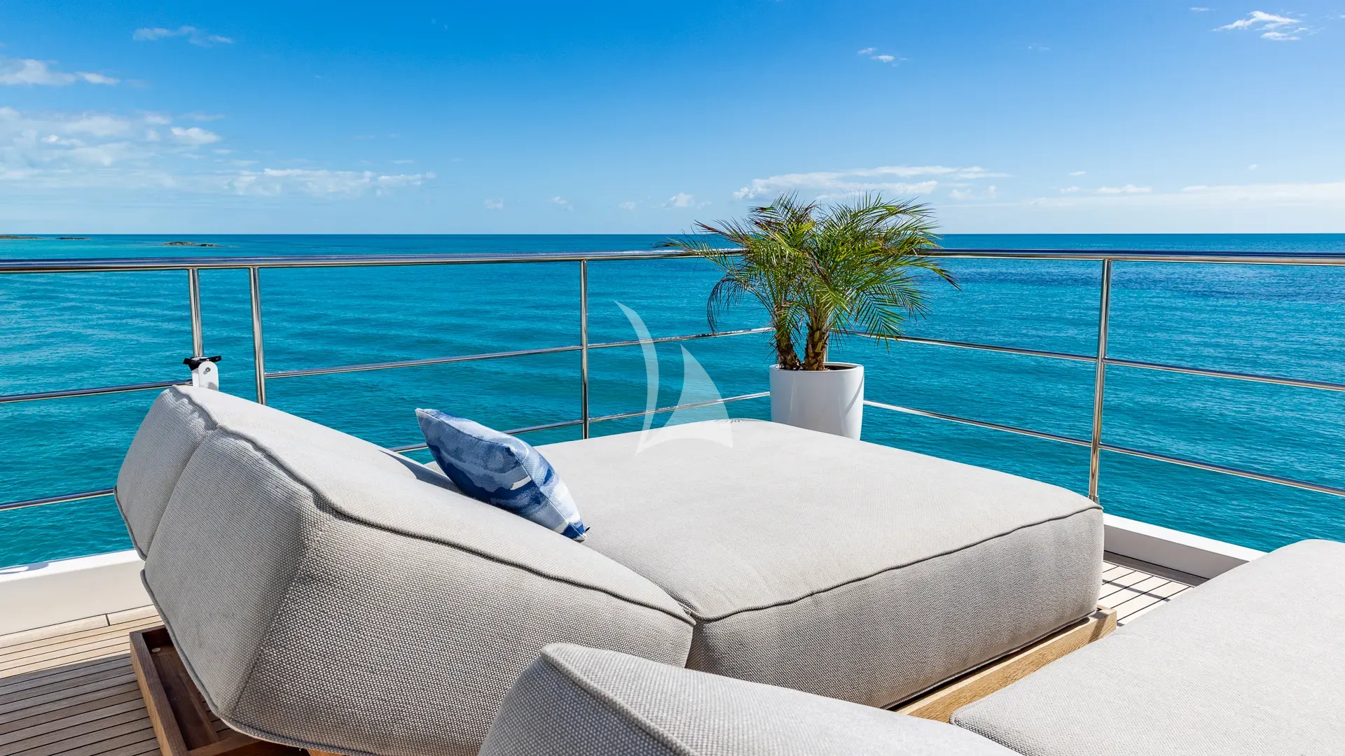 PIER PRESSURE Charter Yacht