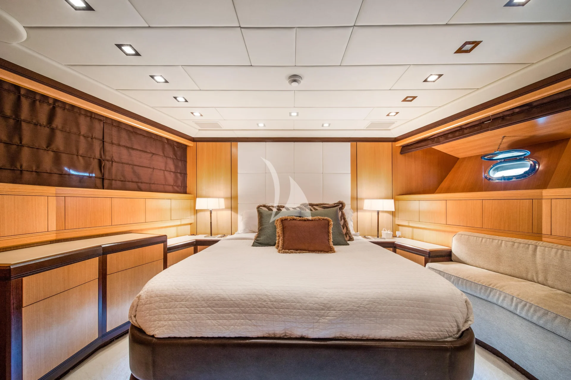 DAYA Charter Yacht
