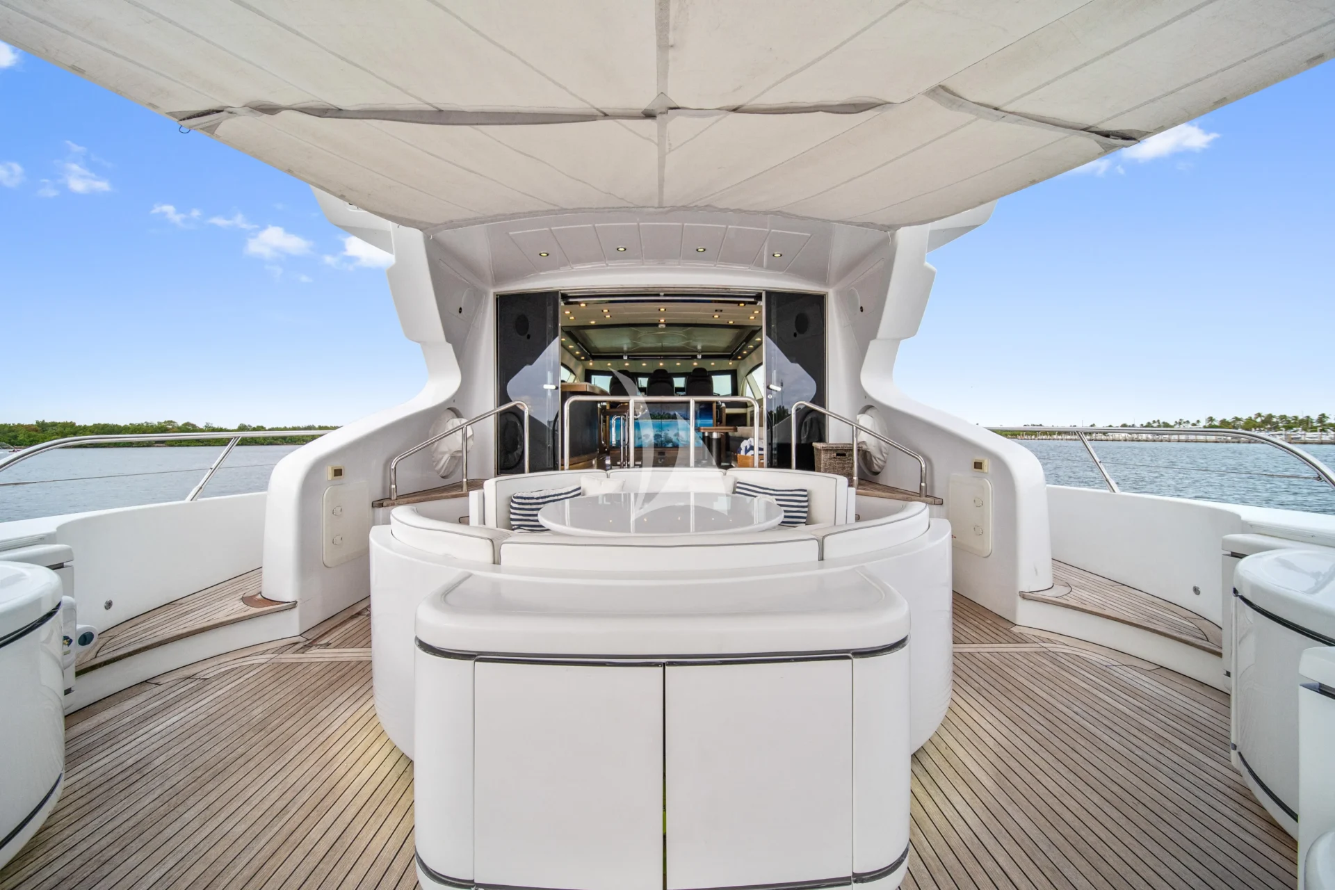 DAYA Charter Yacht