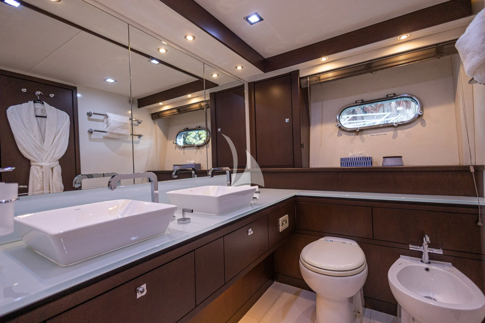 MOZZ II Charter Yacht