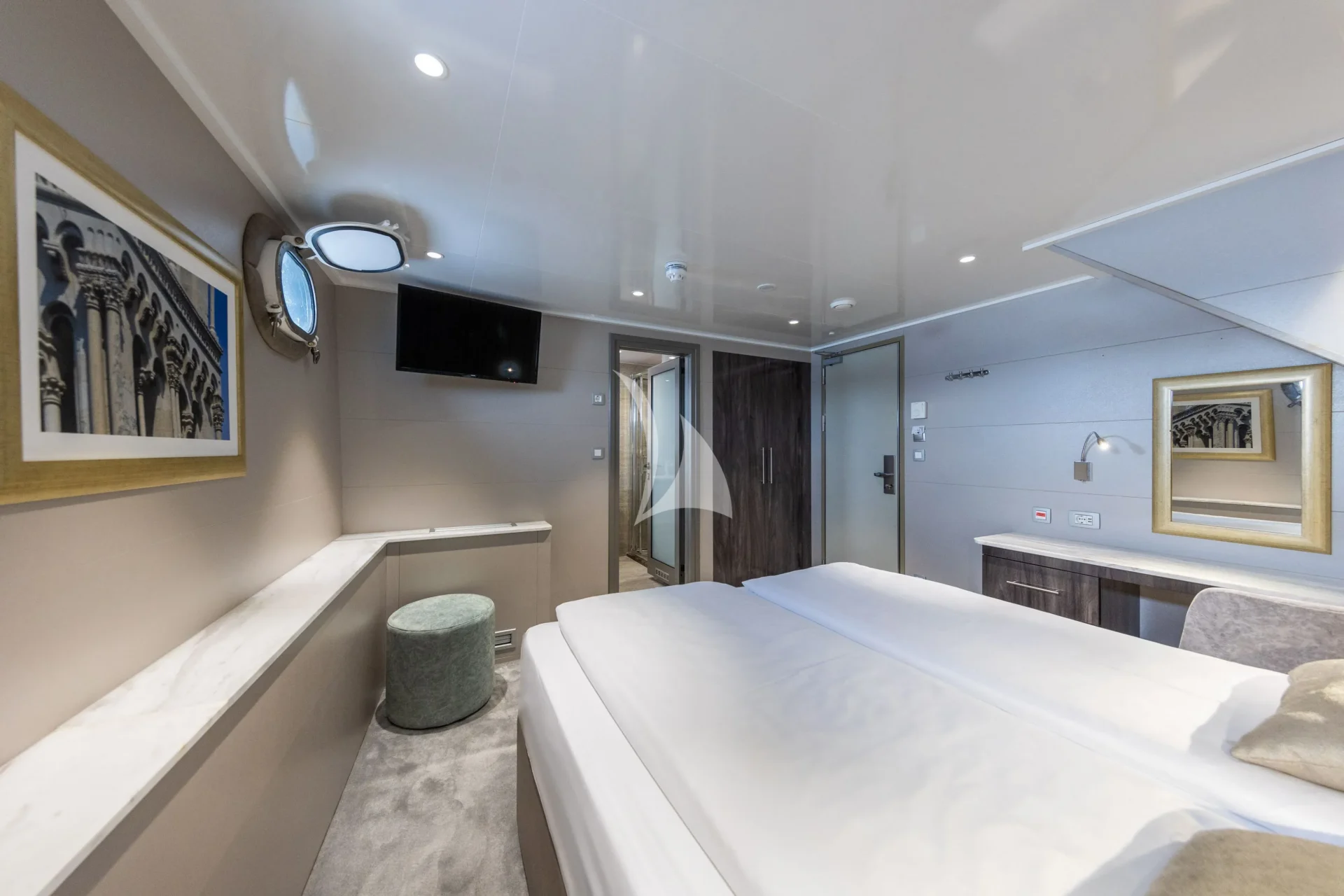 LADY ELEGANZA Charter Yacht