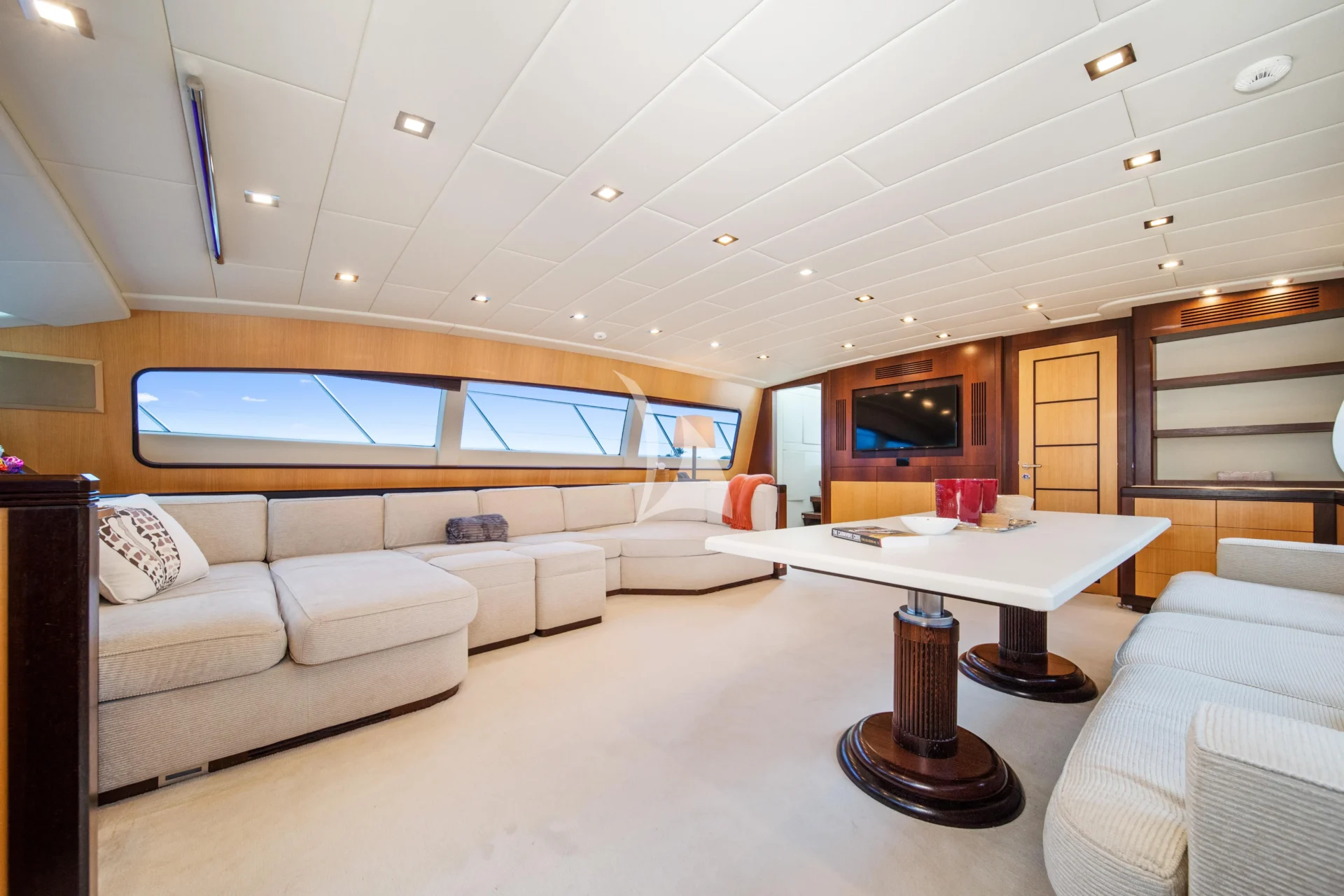 DAYA Charter Yacht
