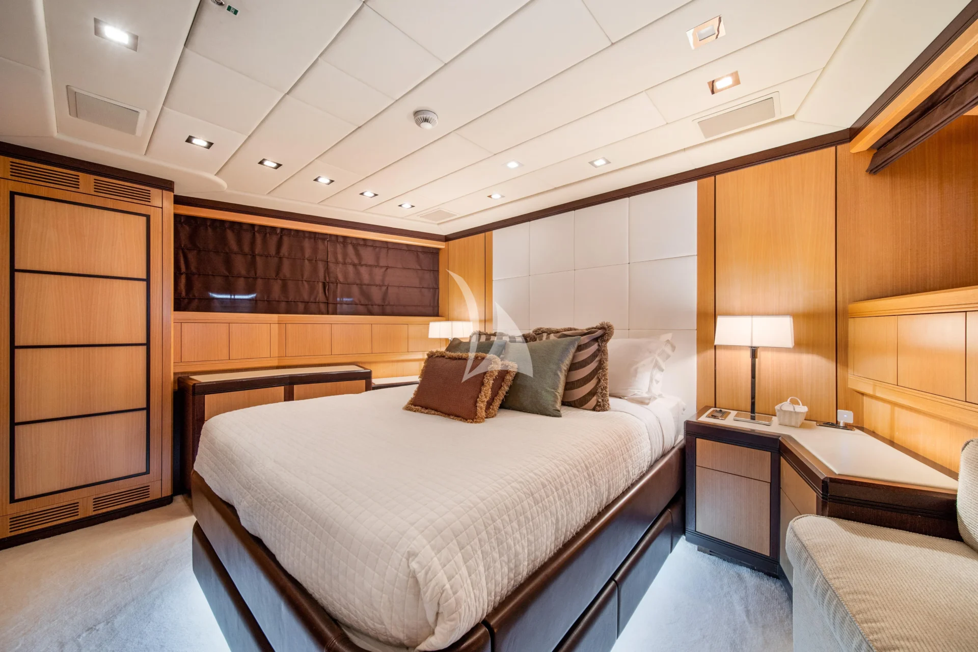 DAYA Charter Yacht
