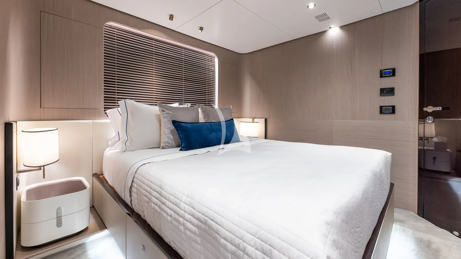 PIER PRESSURE Charter Yacht