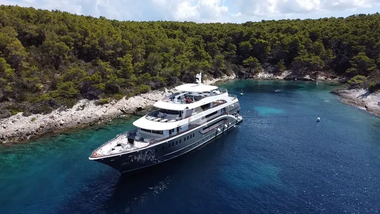 LADY ELEGANZA Charter Yacht