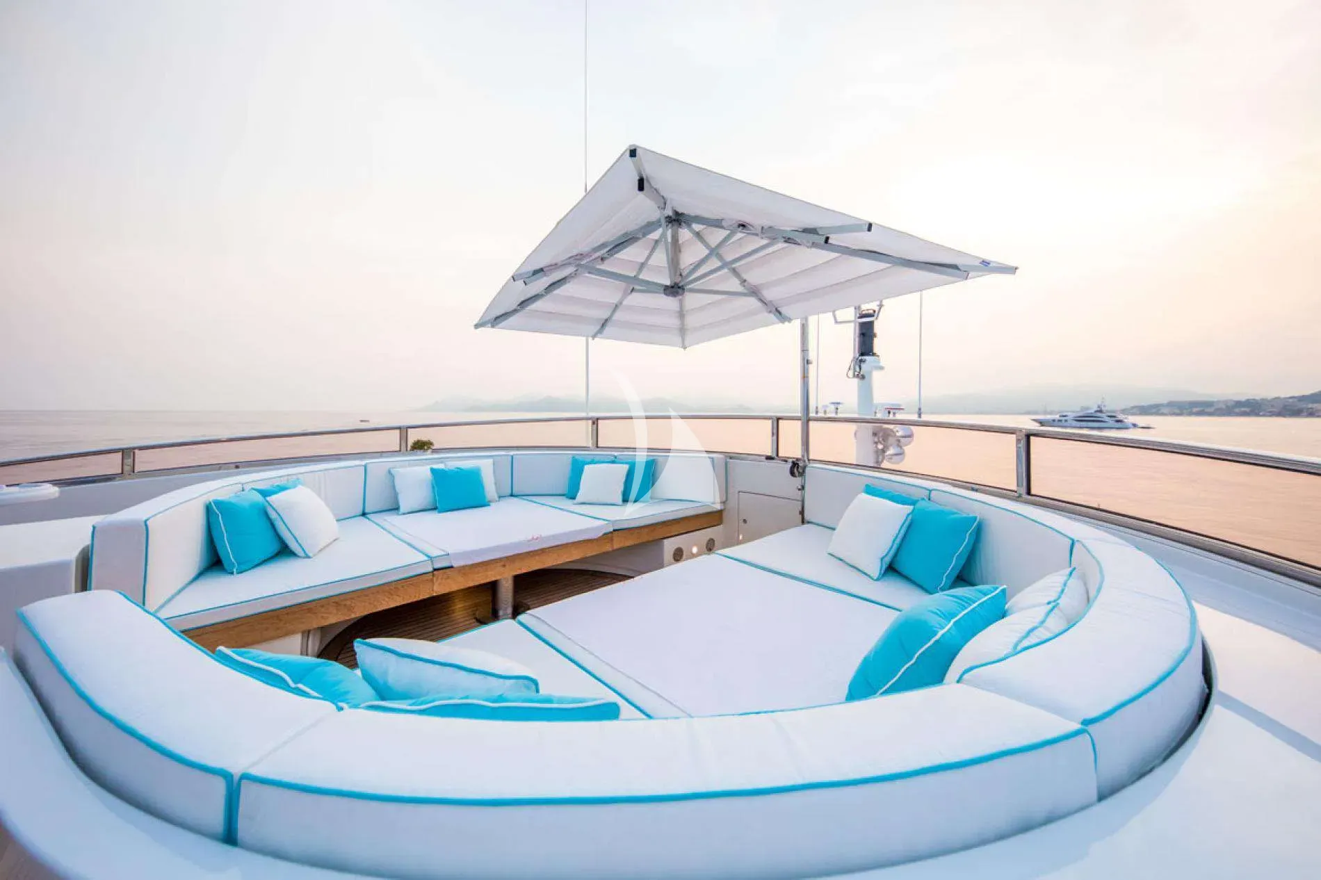 ARTHUR'S WAY Charter Yacht