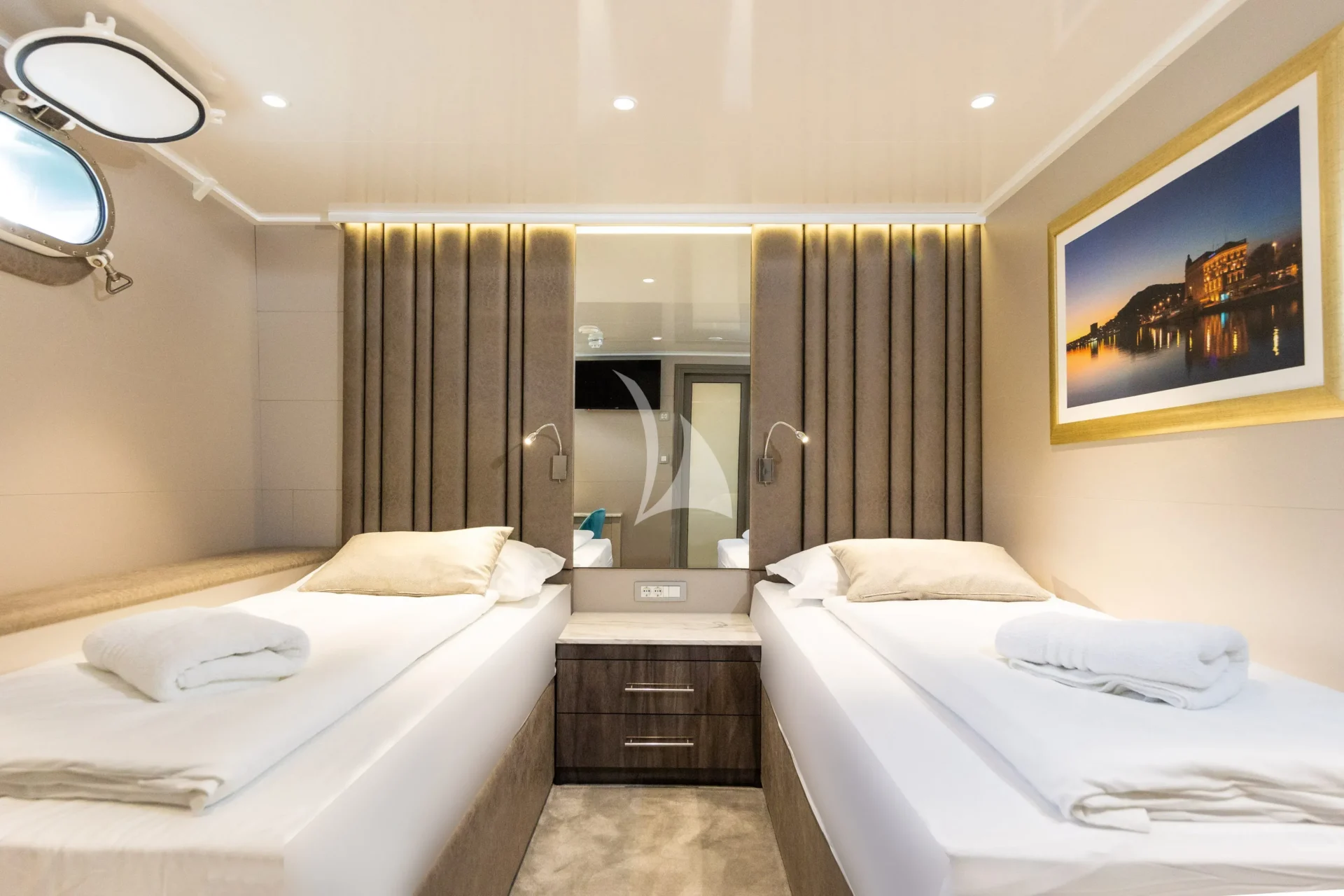 LADY ELEGANZA Charter Yacht