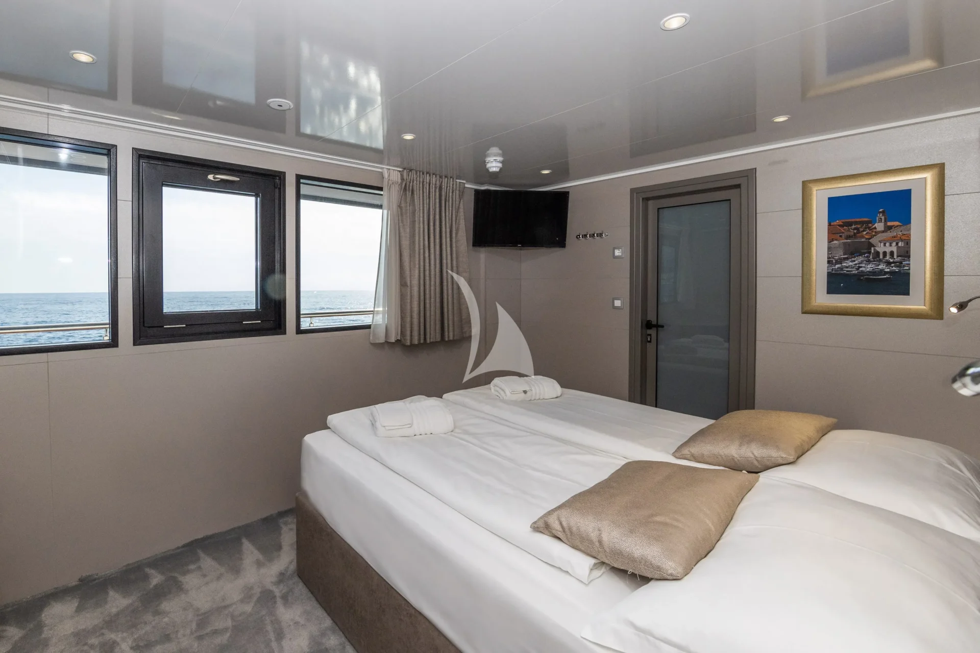 LADY ELEGANZA Charter Yacht