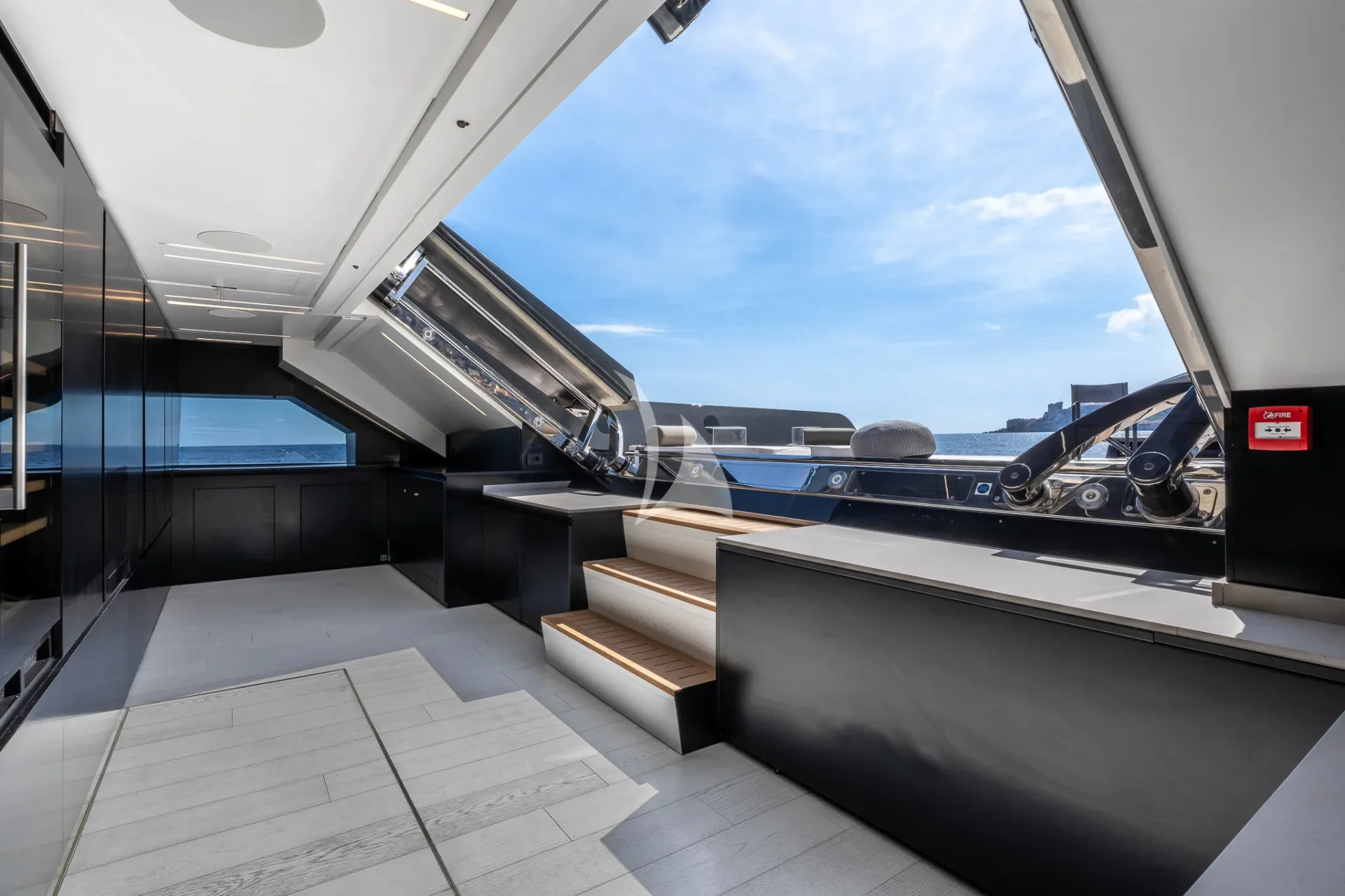K+ Charter Yacht
