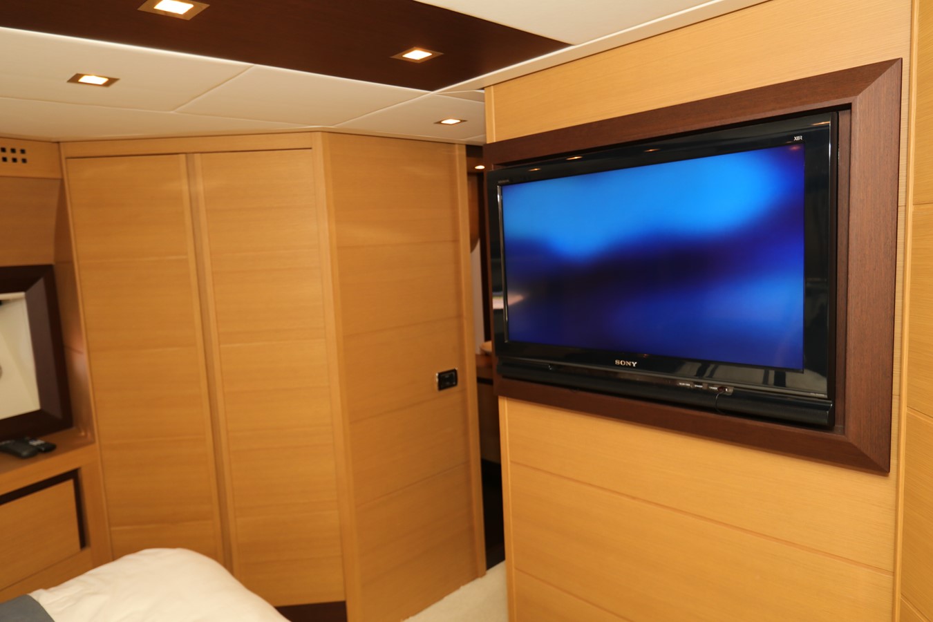 Pershing Motor Yacht VANTAGE For Sale