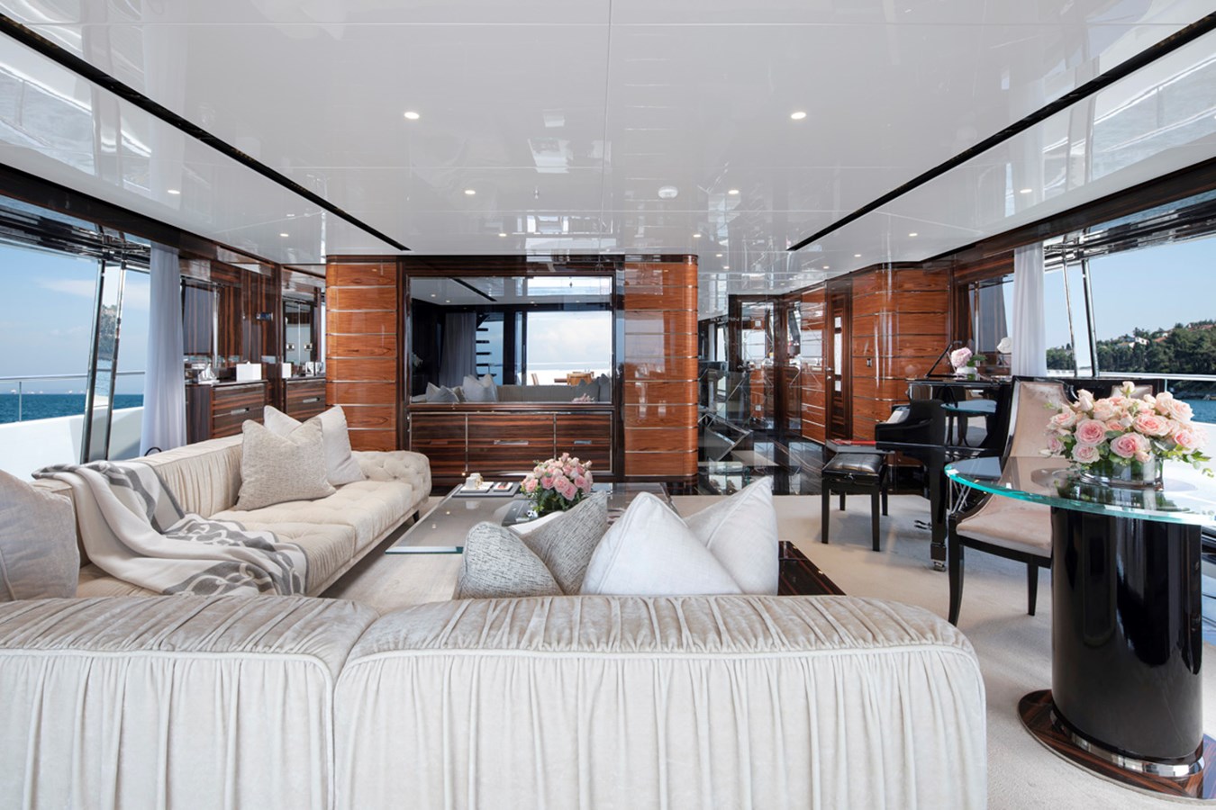 Wider Motor Yacht STERN For Sale