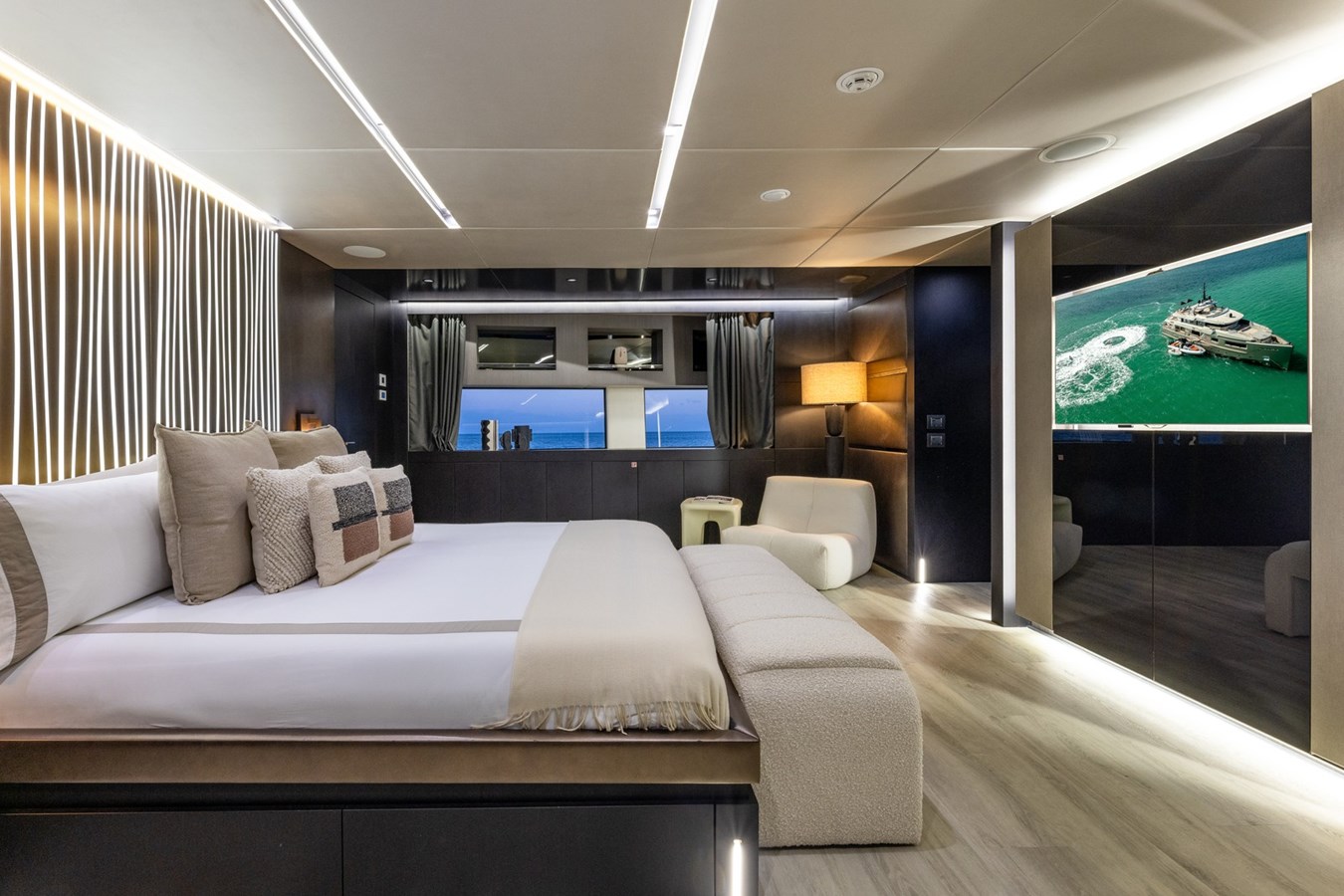 Admiral Motor Yacht MAVERICK For Sale