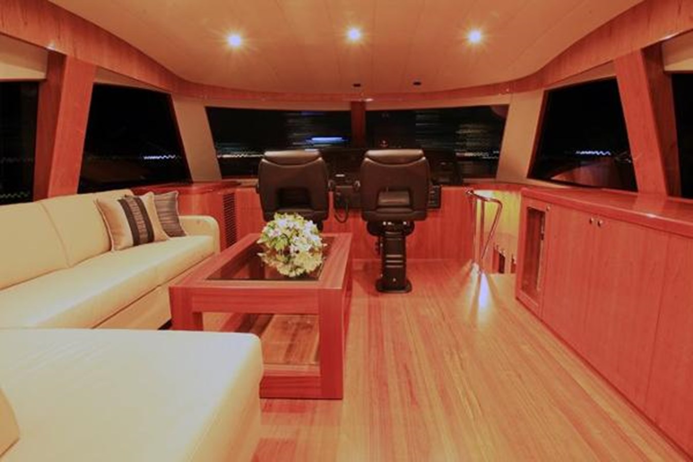Johnson Motor Yacht JOHNSON 83' SKYLOUNGE W/HYDRAULIC PLATFORM     For Sale