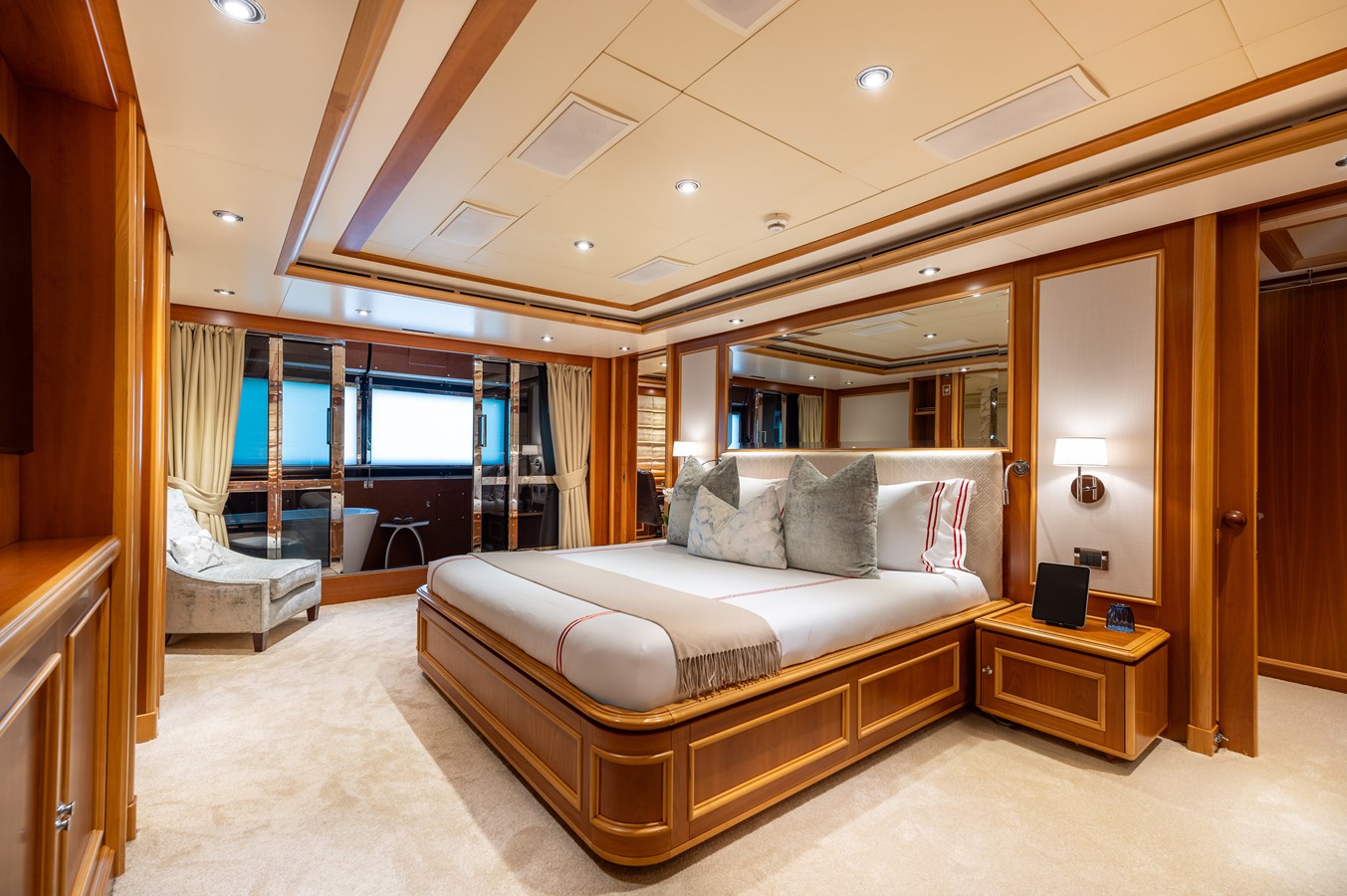 Crn Motor Yacht EMOTION 2 For Sale