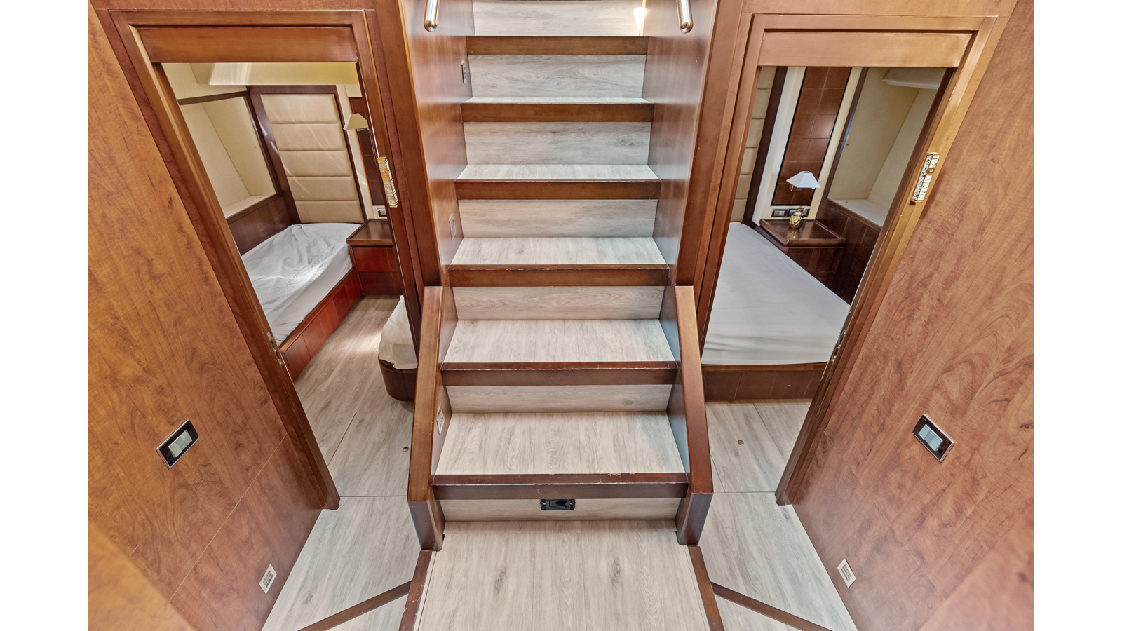 Azimut Yachts Motor Yacht Knot Woke For Sale
