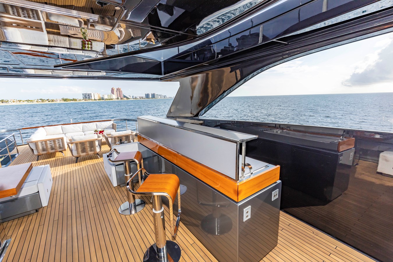 Riva Yacht Motor Yacht NO SURRENDER For Sale