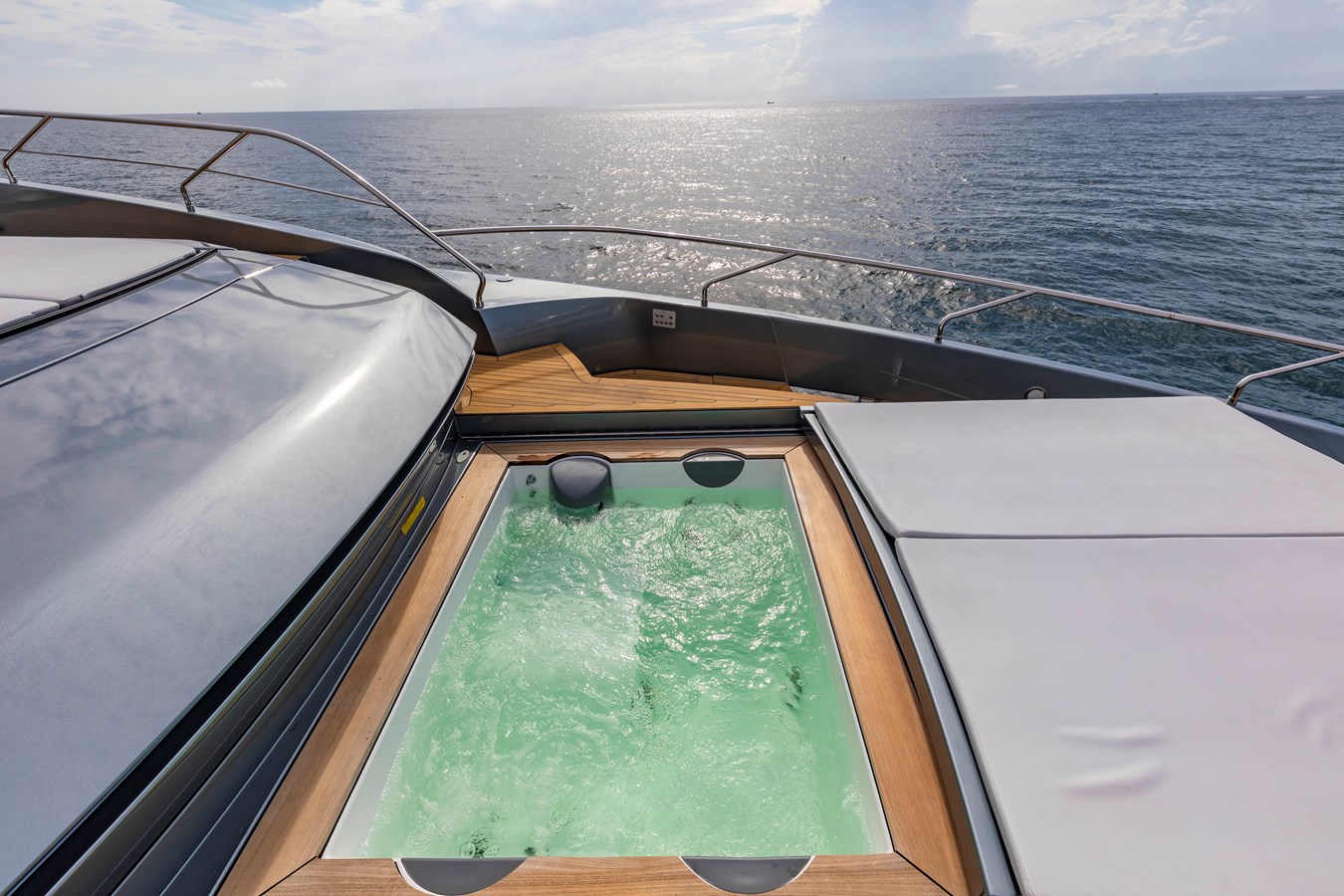 Riva Yacht Motor Yacht NO SURRENDER For Sale