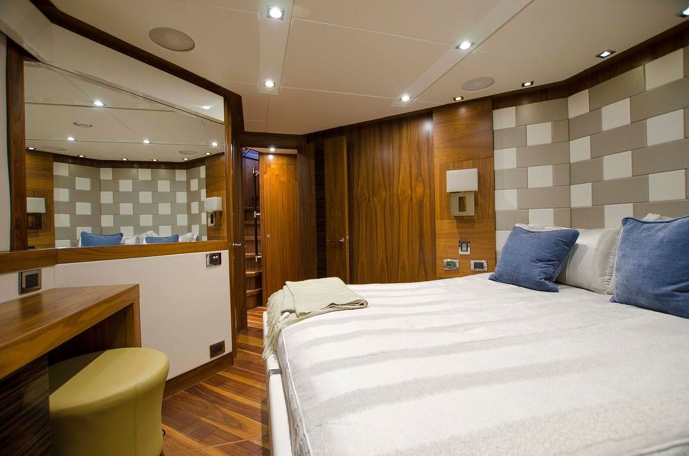 Sunseeker Motor Yacht Insignia For Sale