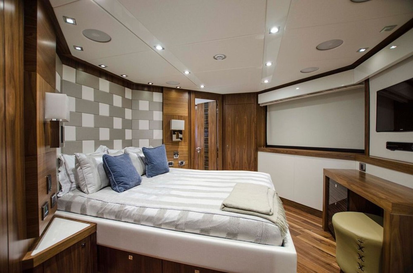 Sunseeker Motor Yacht Insignia For Sale