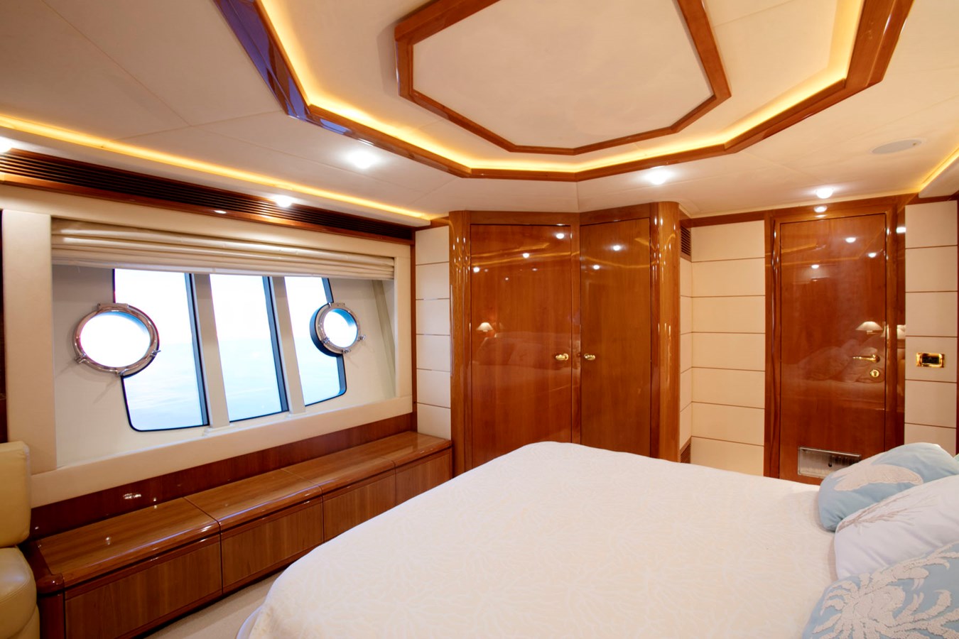 Ferretti Yachts Motor Yacht LADY VICTORIA For Sale